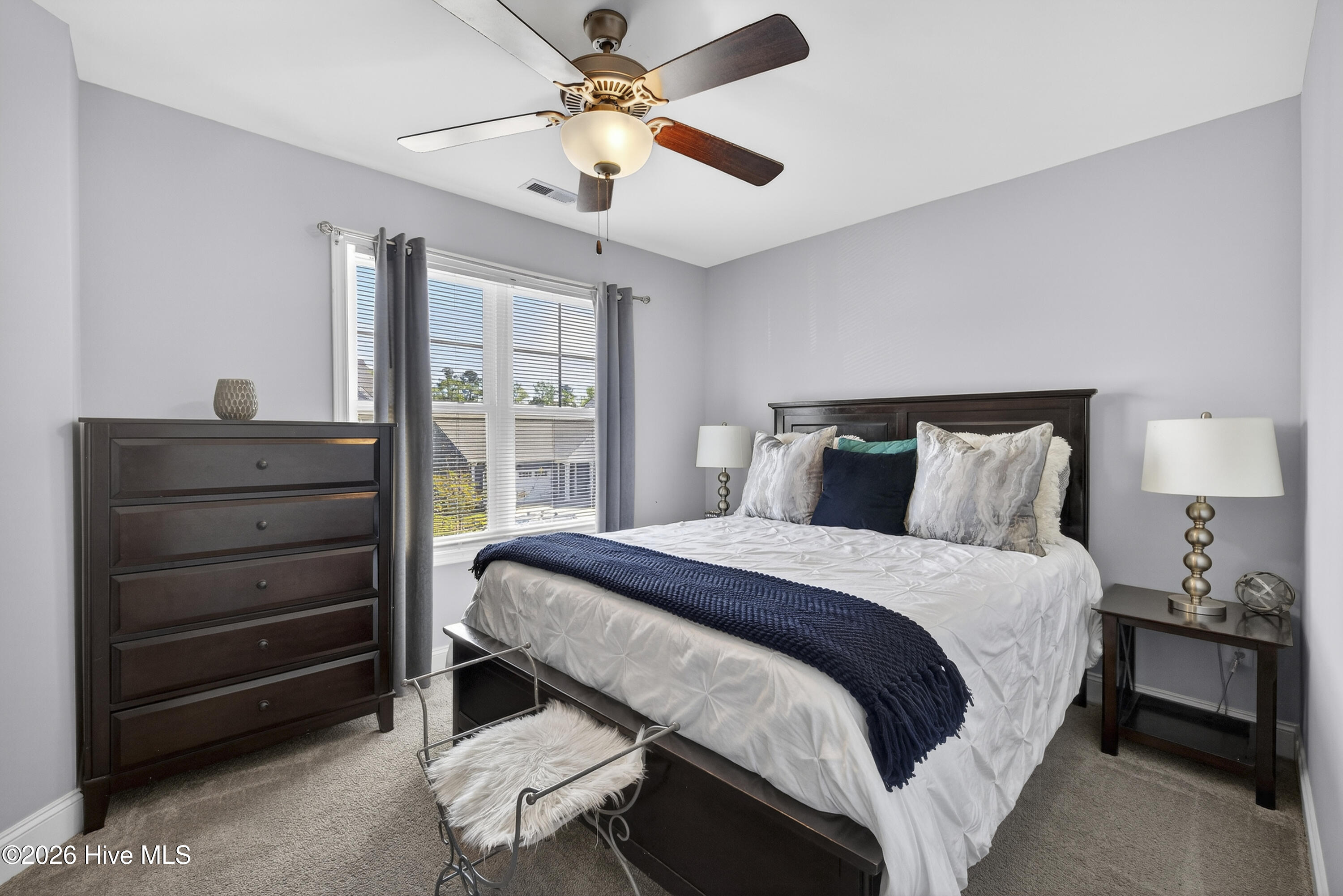 100563705 | Photo 25