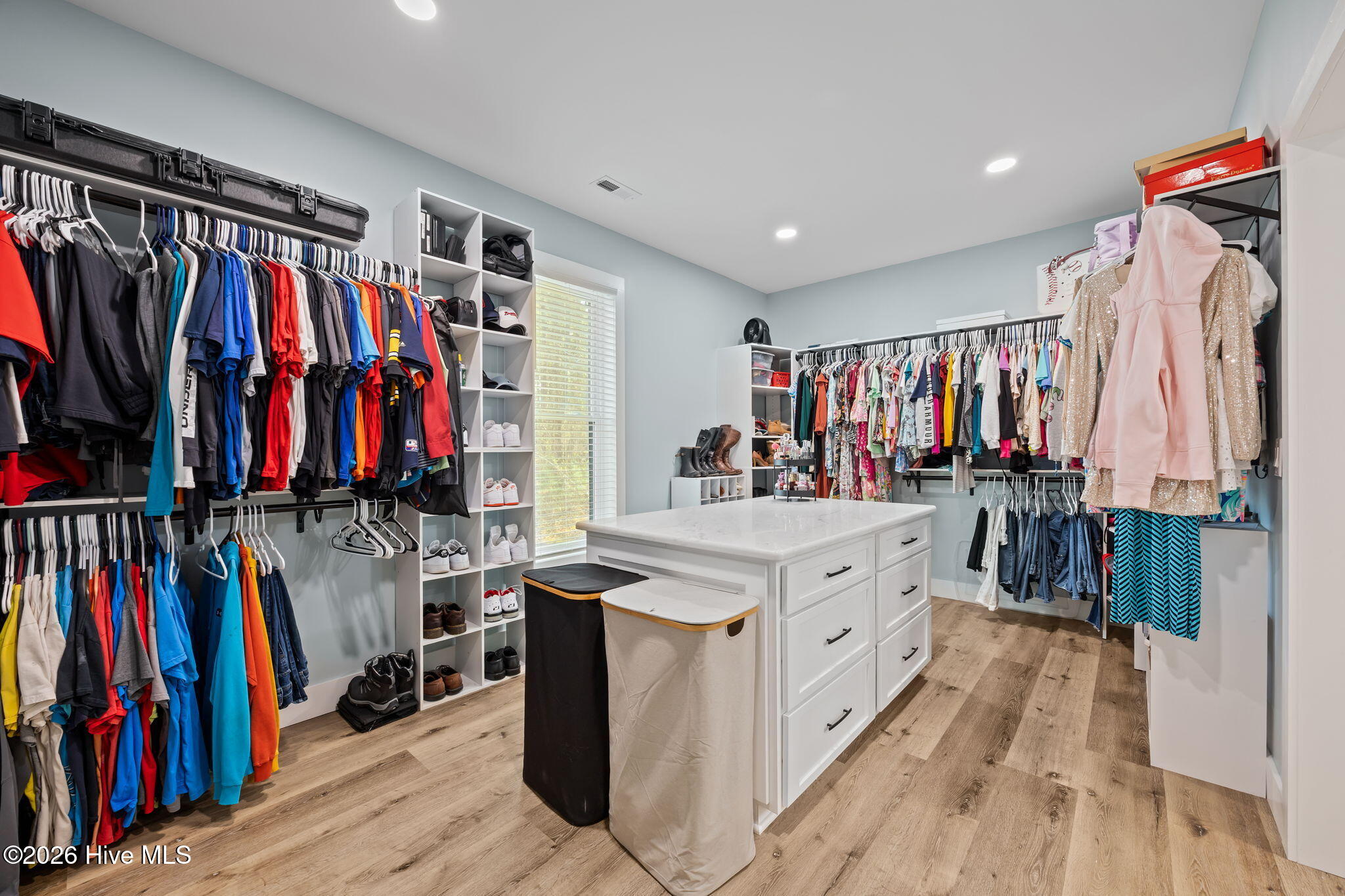 100563547 | Photo 16