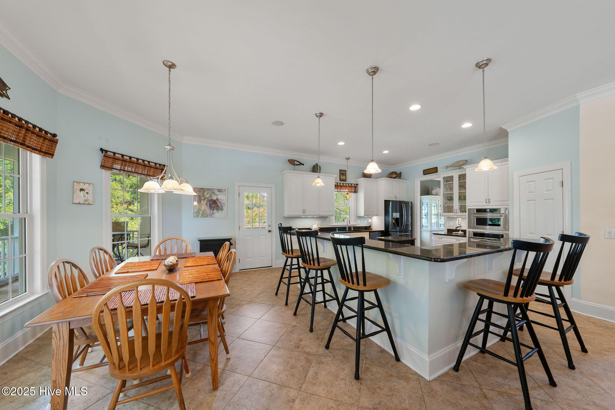 100532416 | Photo 26