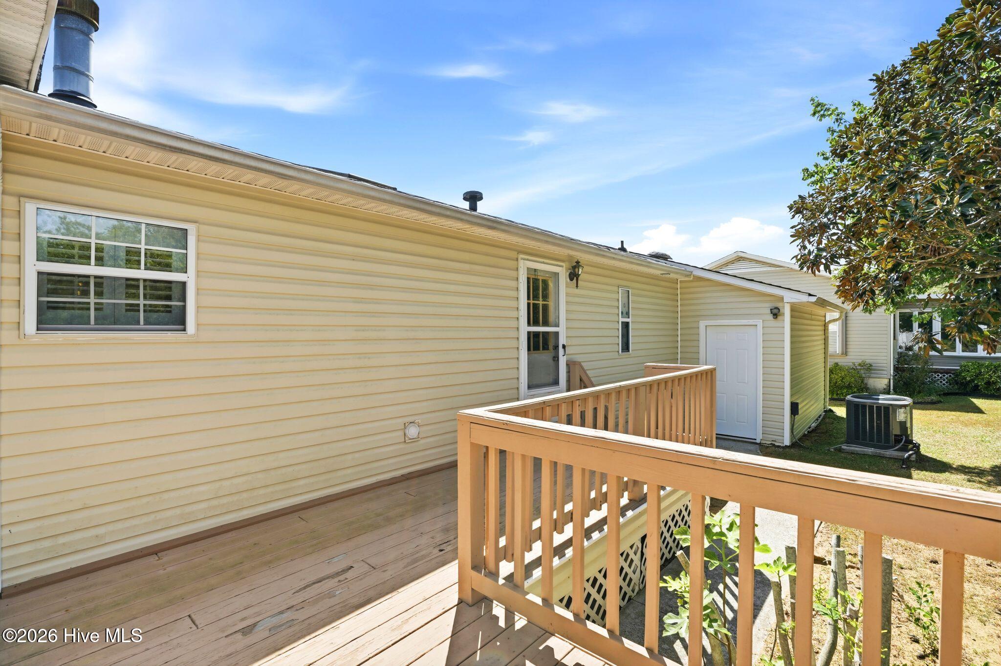 100567371 | Photo 52