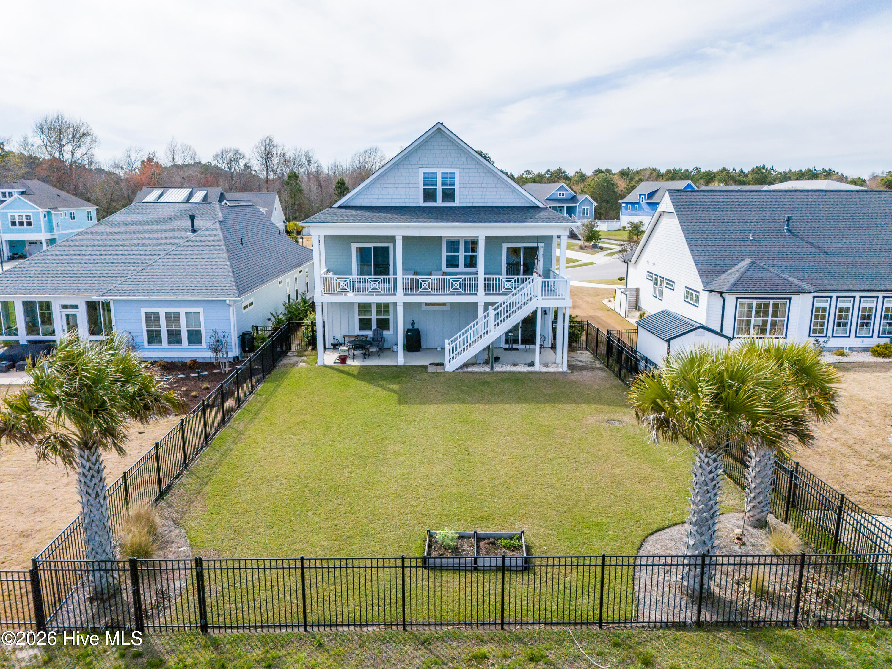 100561723 | Photo 51