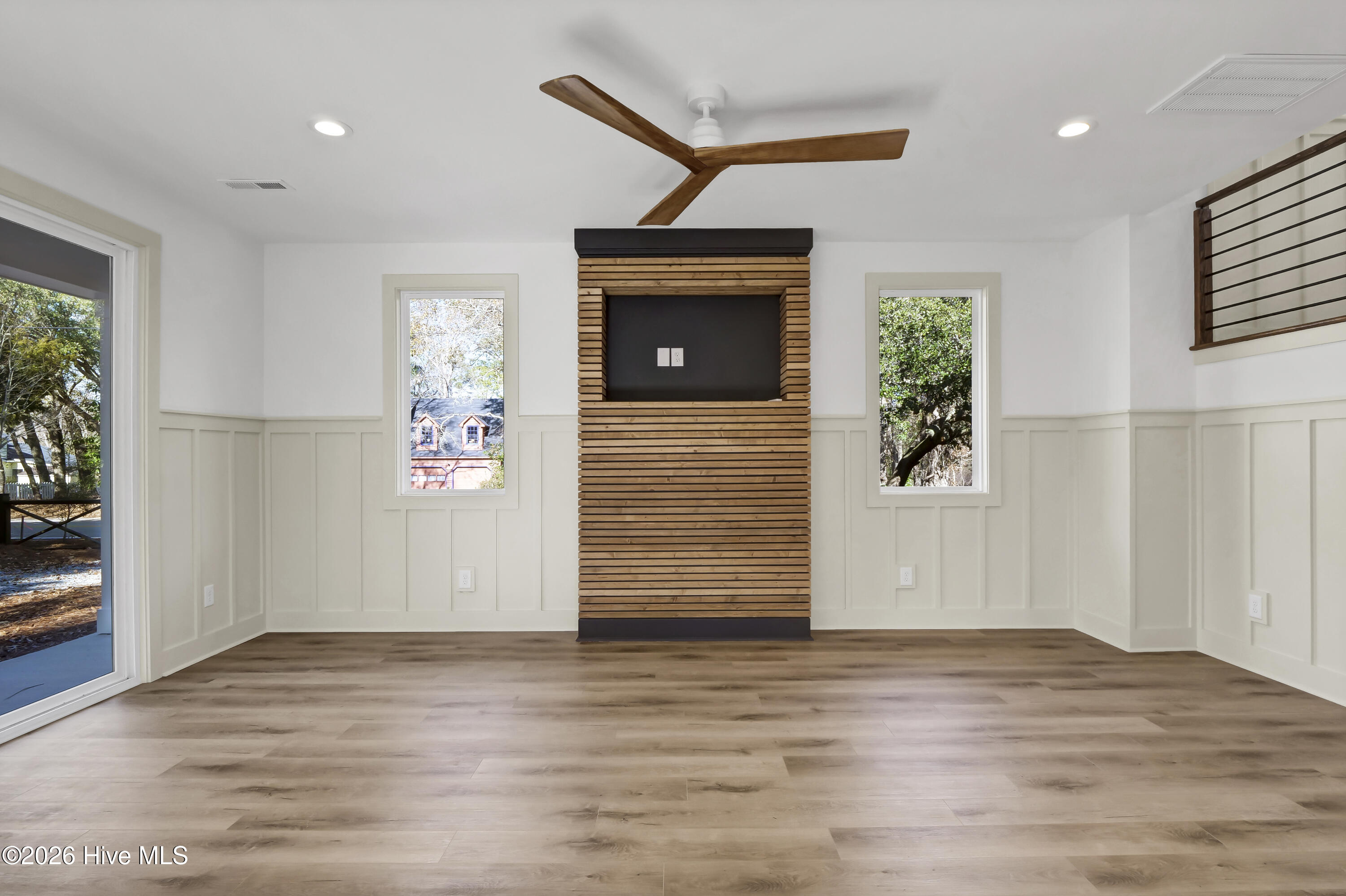 100567308 | Photo 15