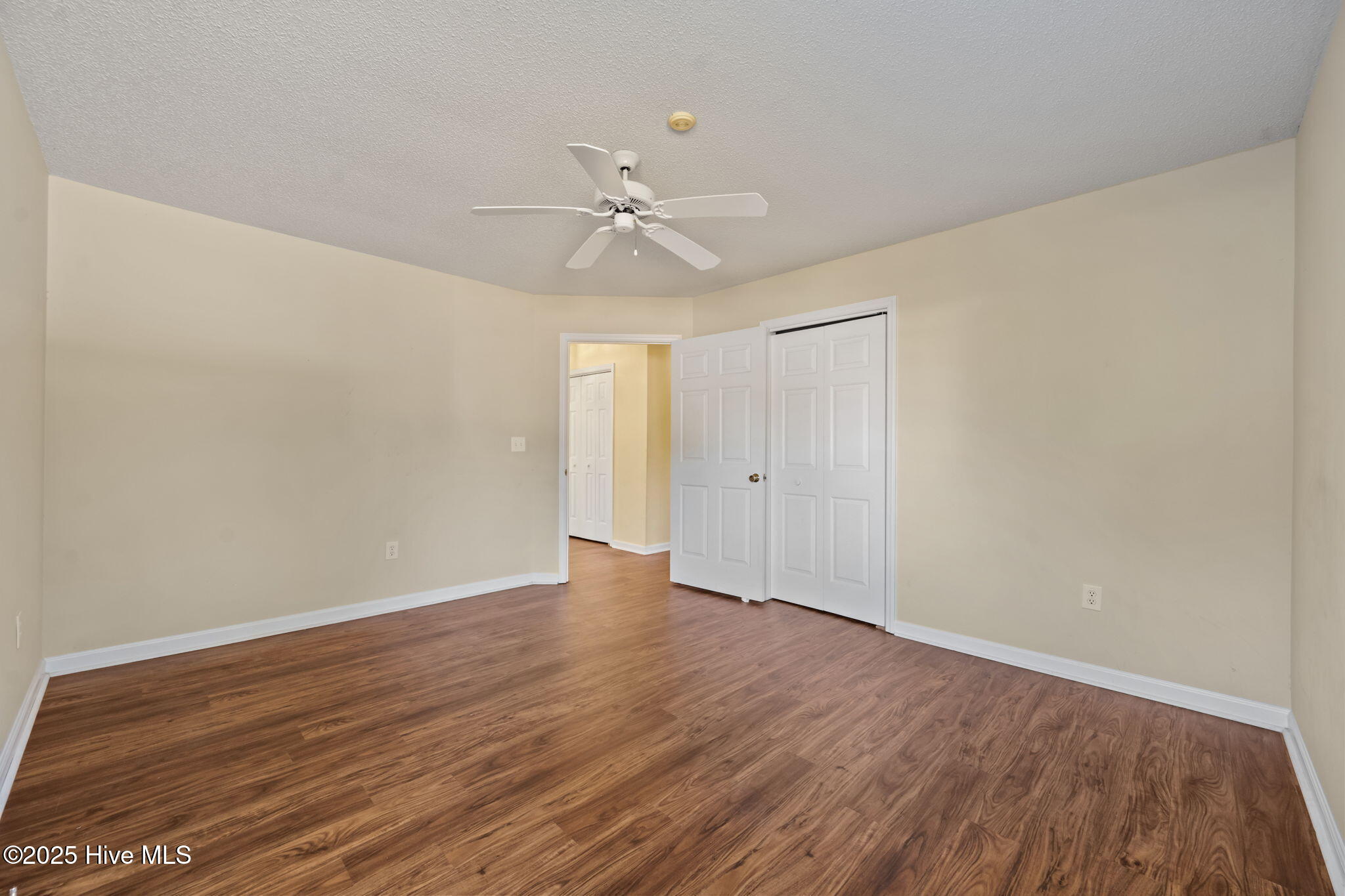 100542327 | Photo 37