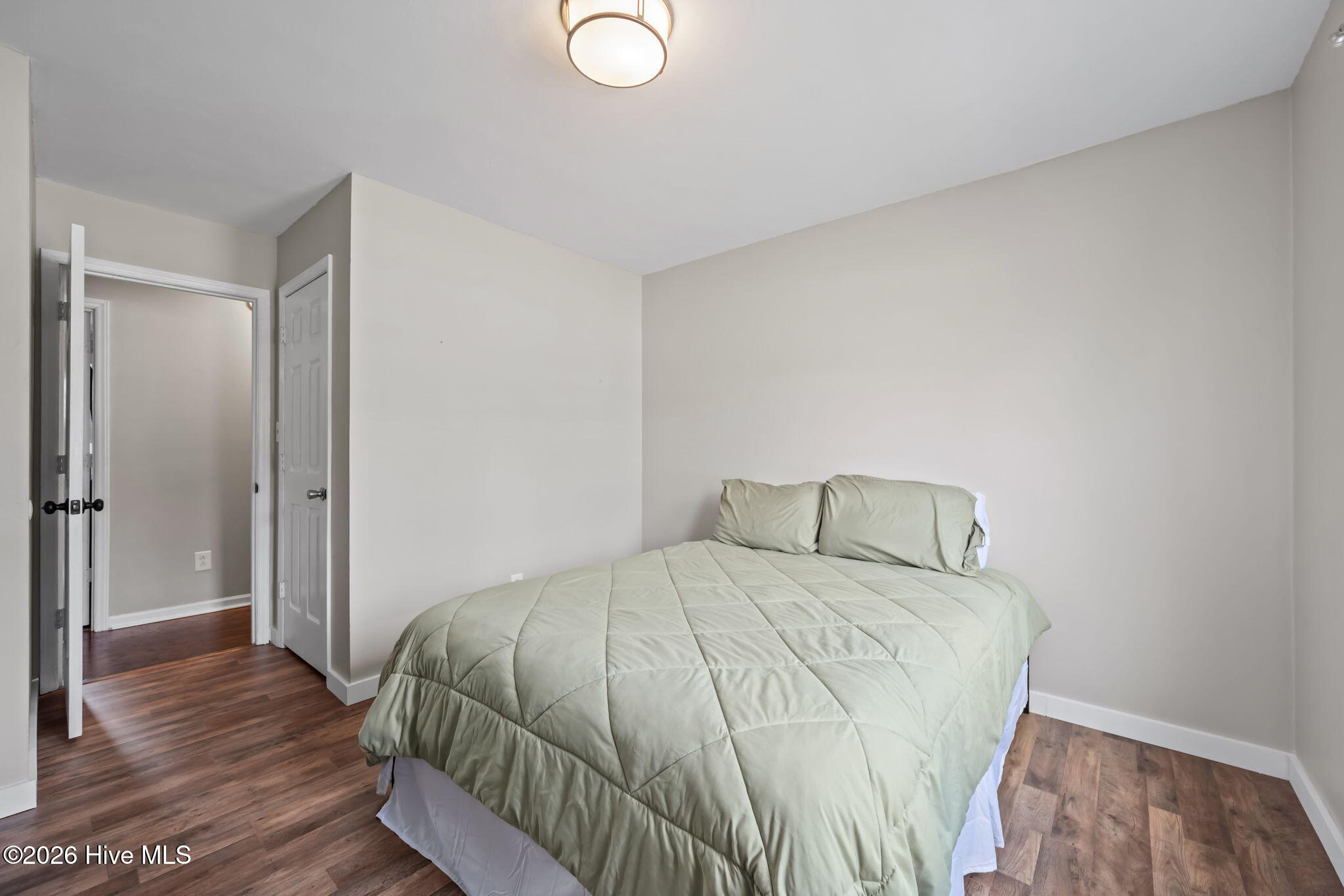 100558833 | Photo 36