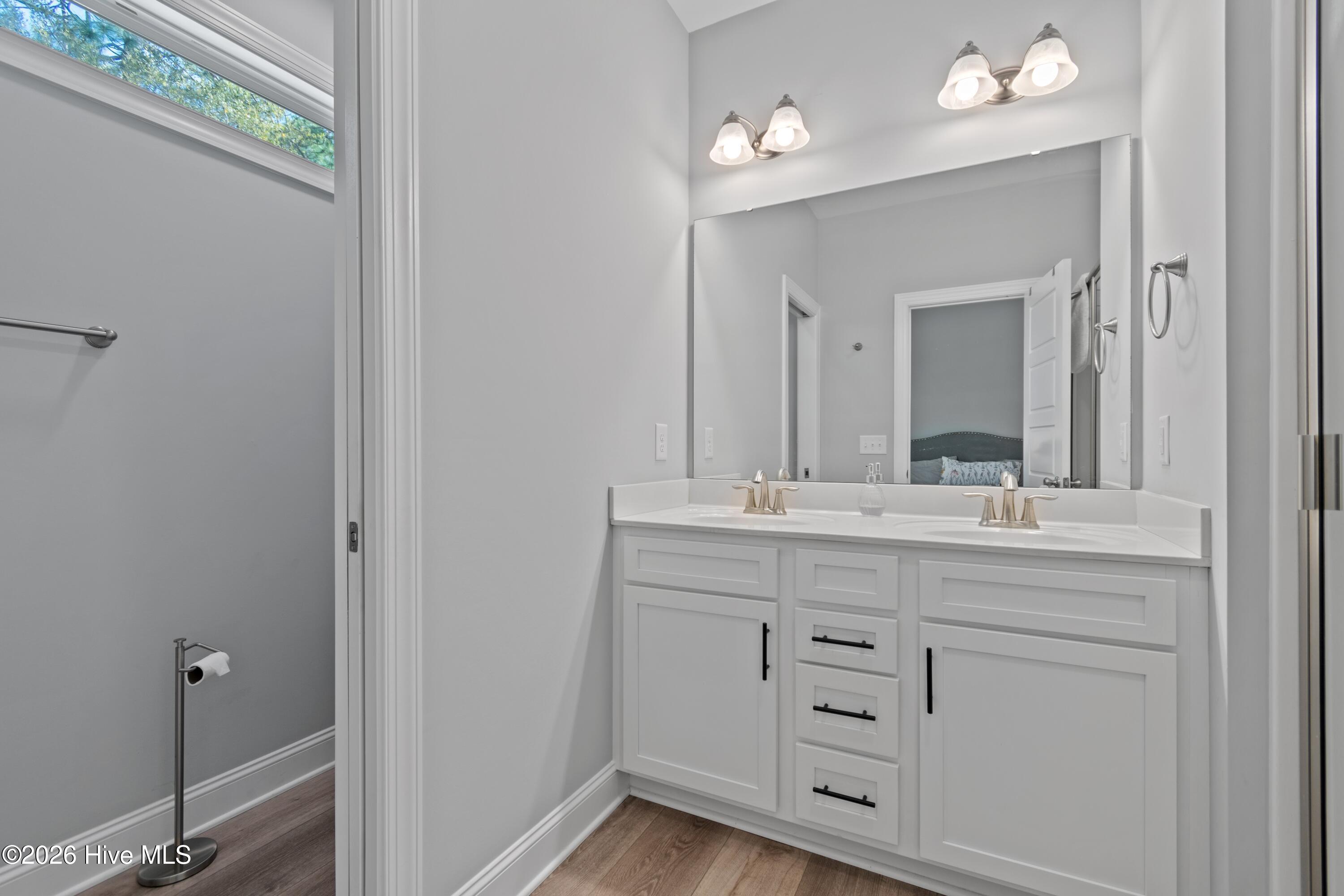 100568051 | Photo 22