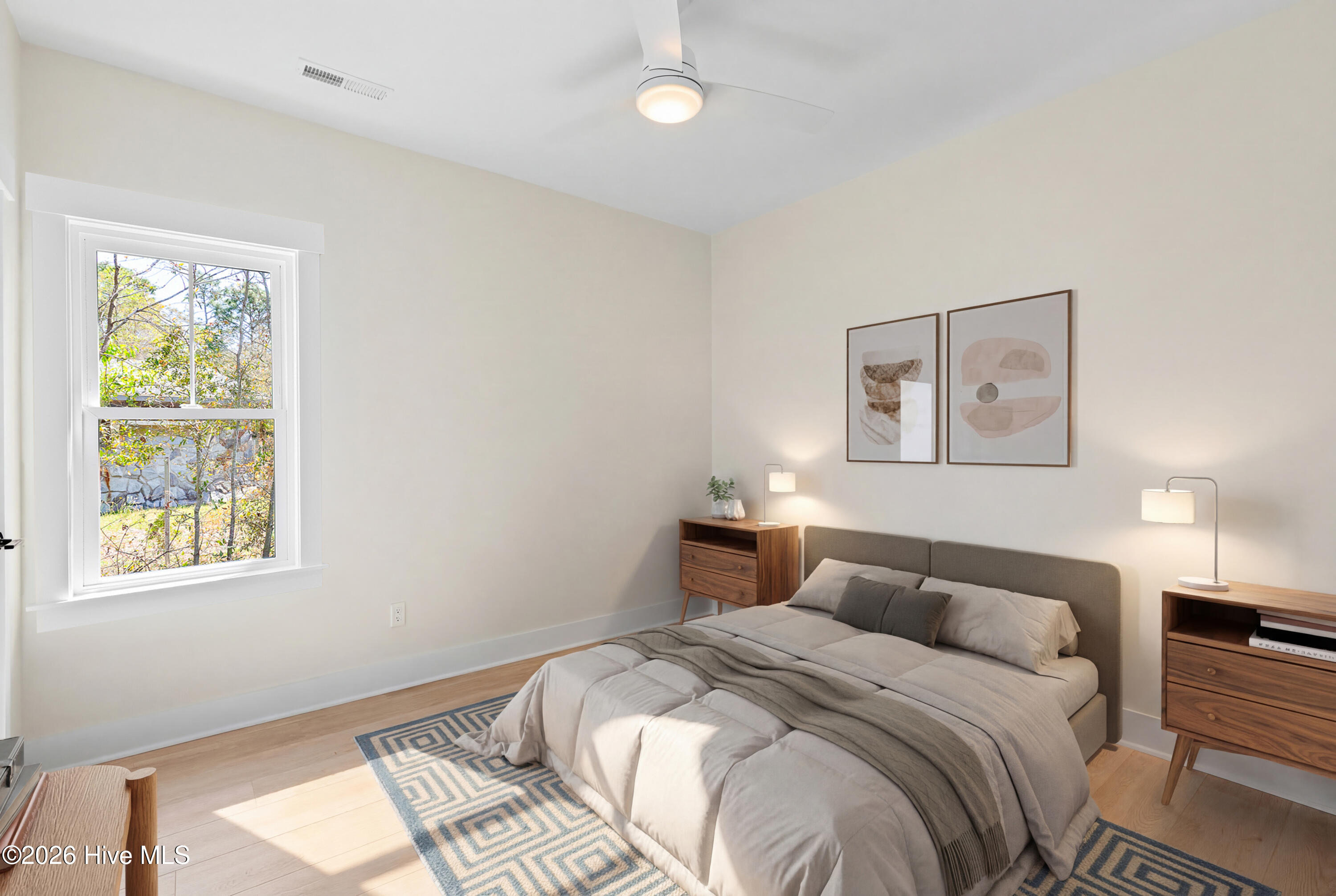 100565592 | Photo 25