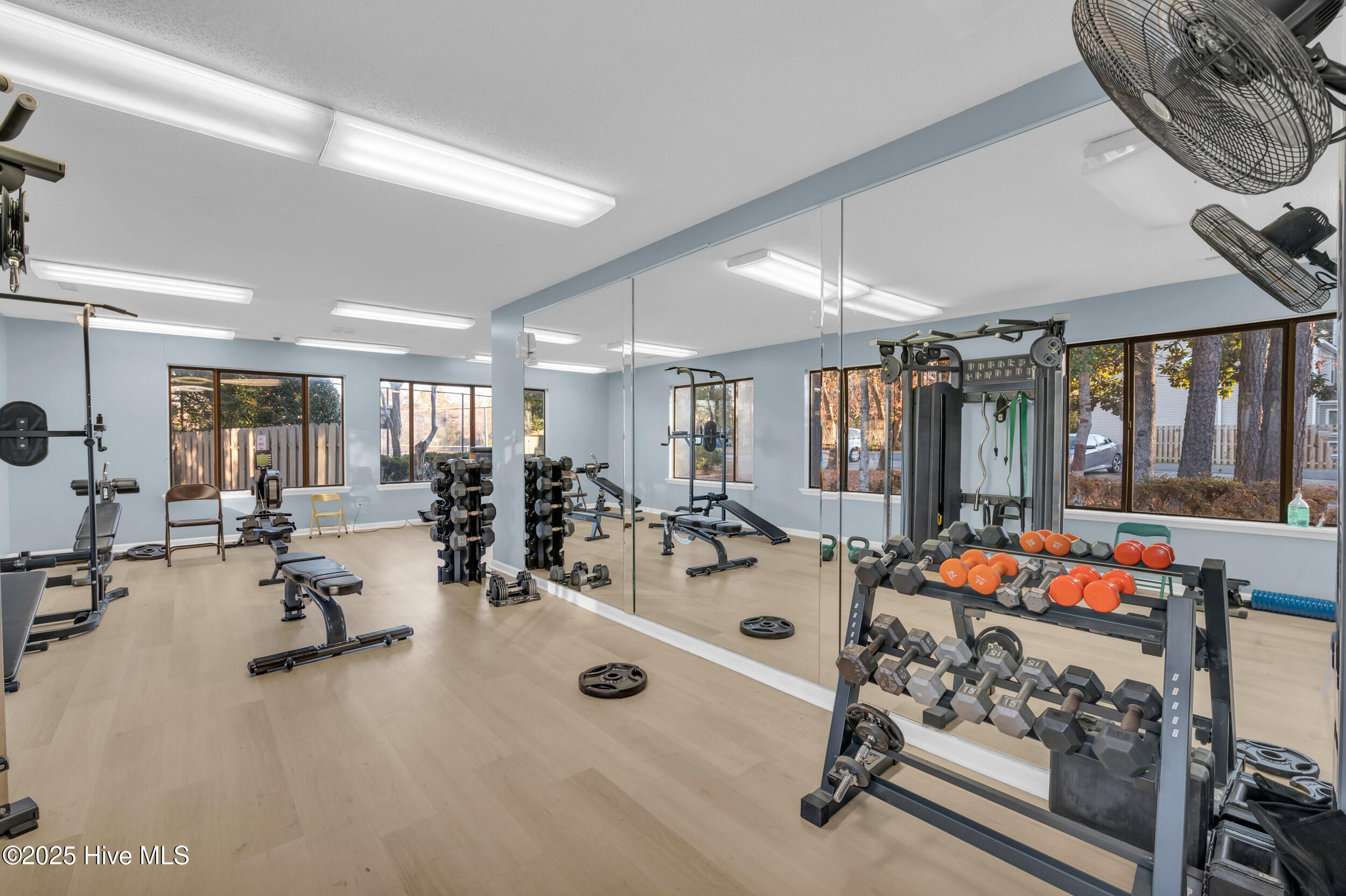 100546110 | Photo 33