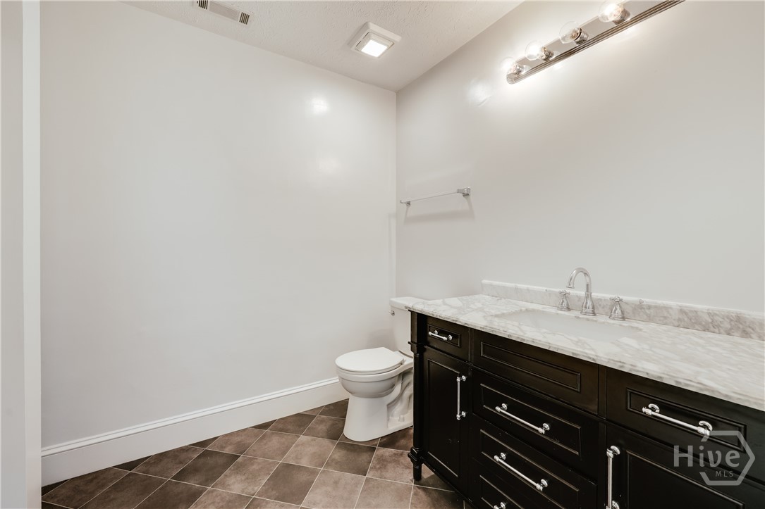 155 Hunters Pointe Drive