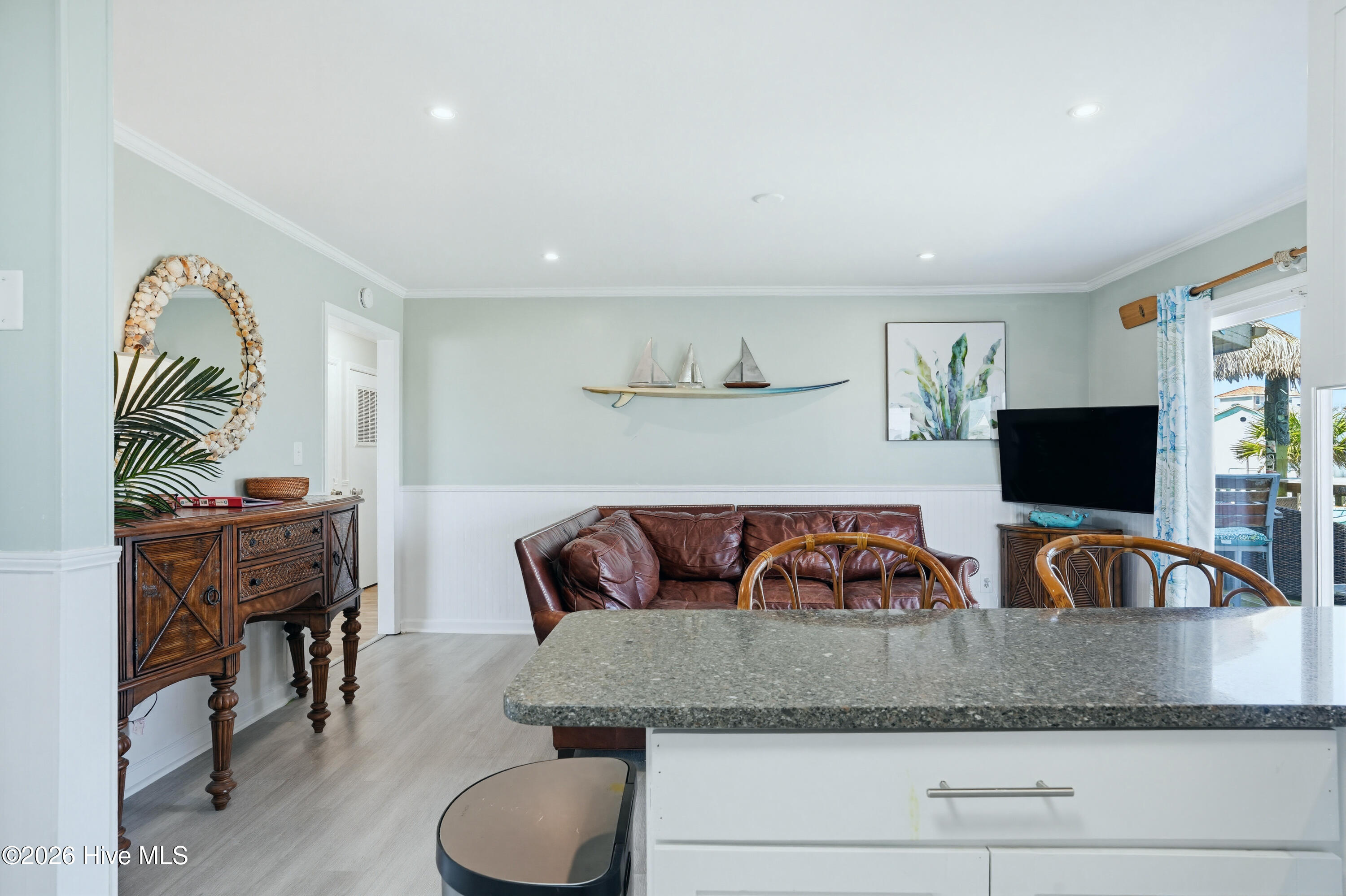 100550124 | Photo 25