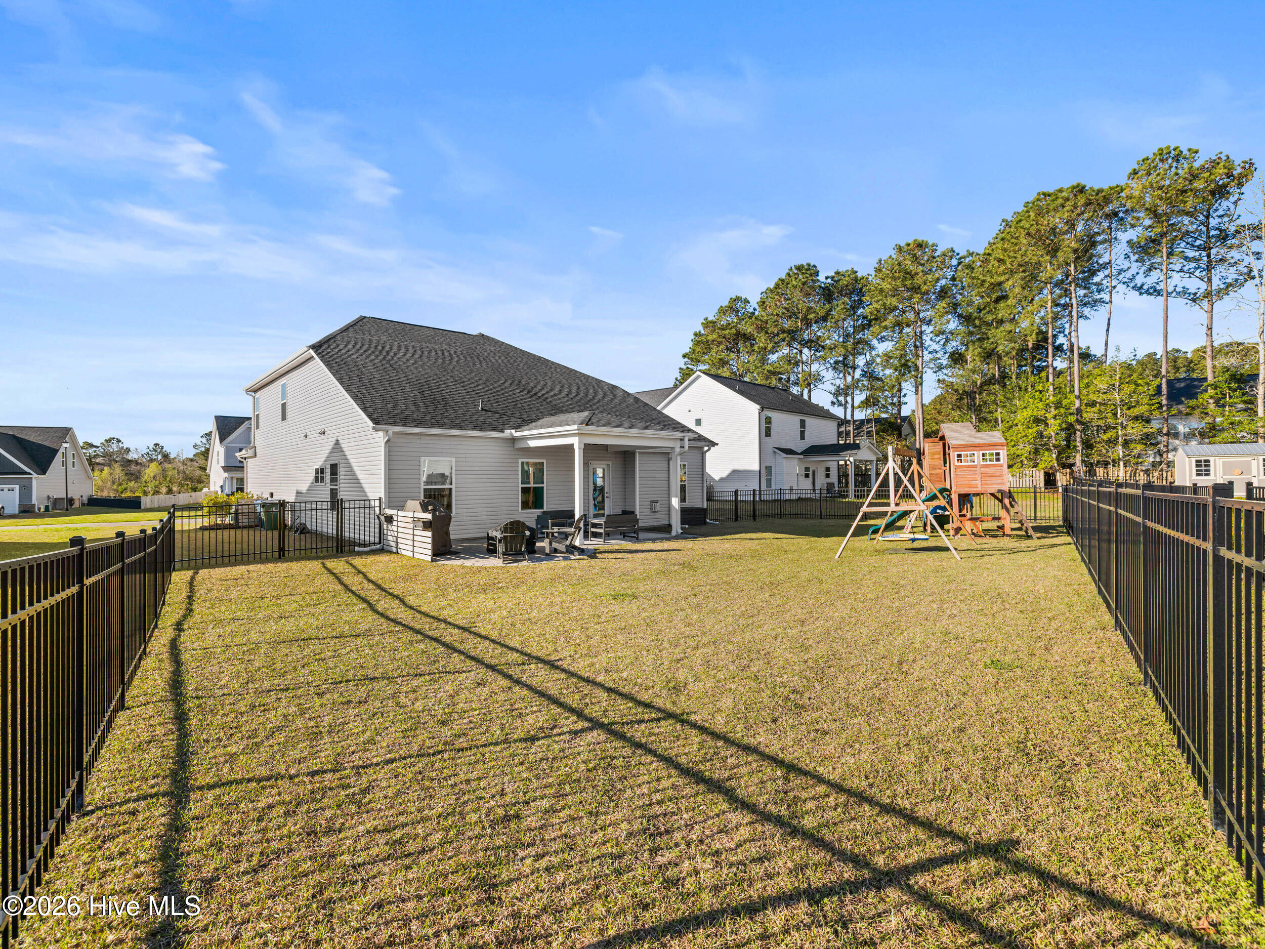 100565919 | Photo 75