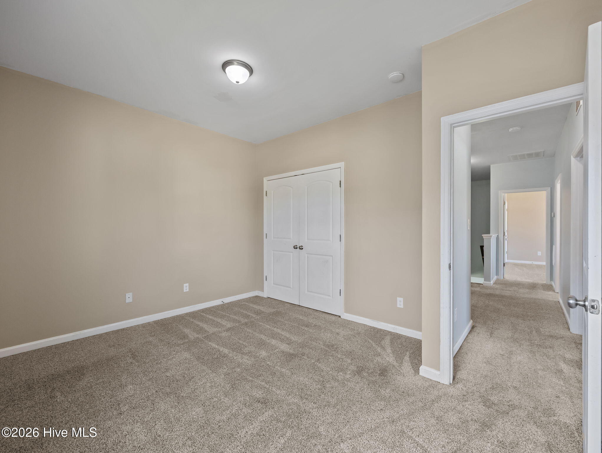 100568033 | Photo 22