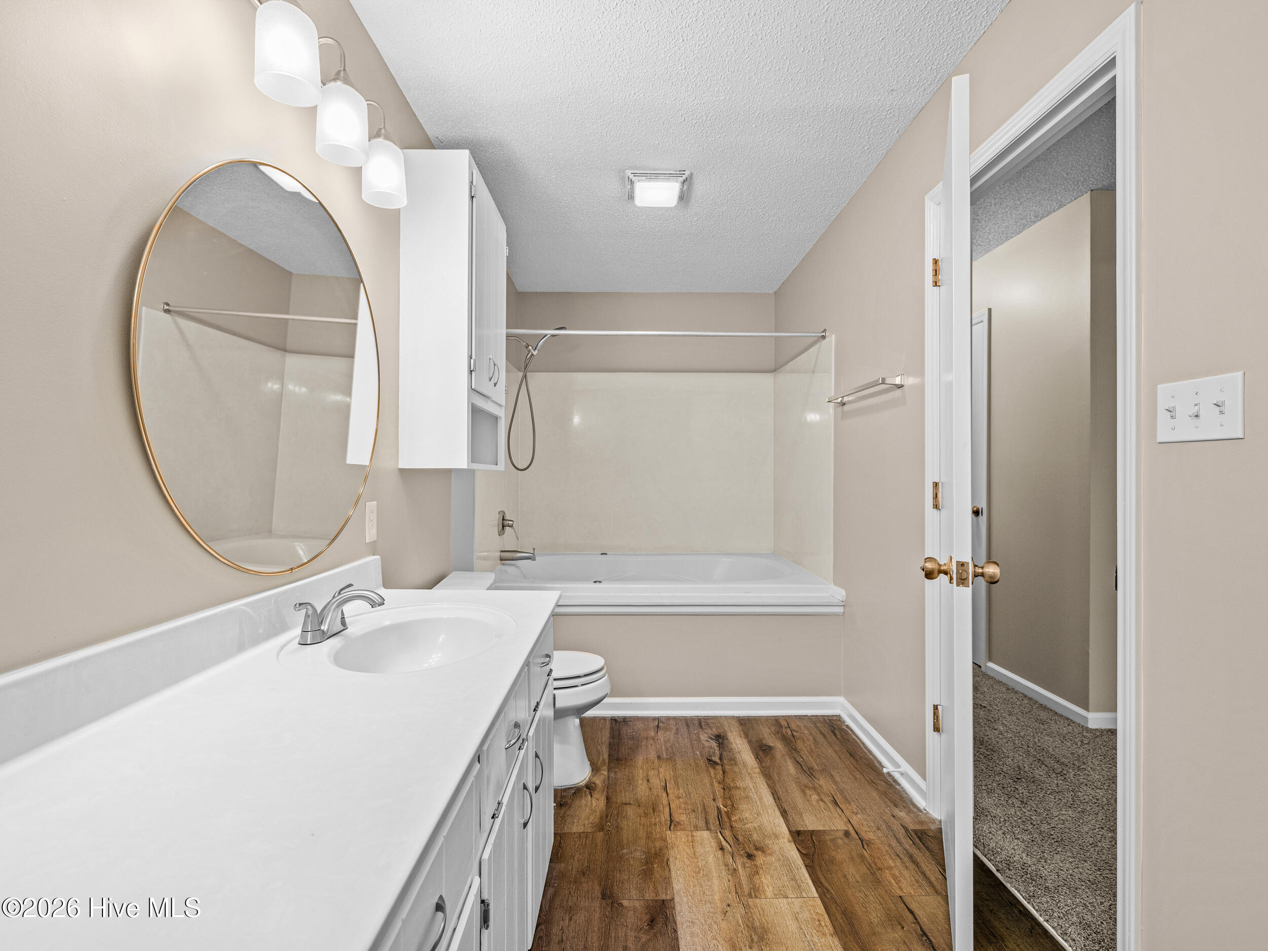 100564987 | Photo 26