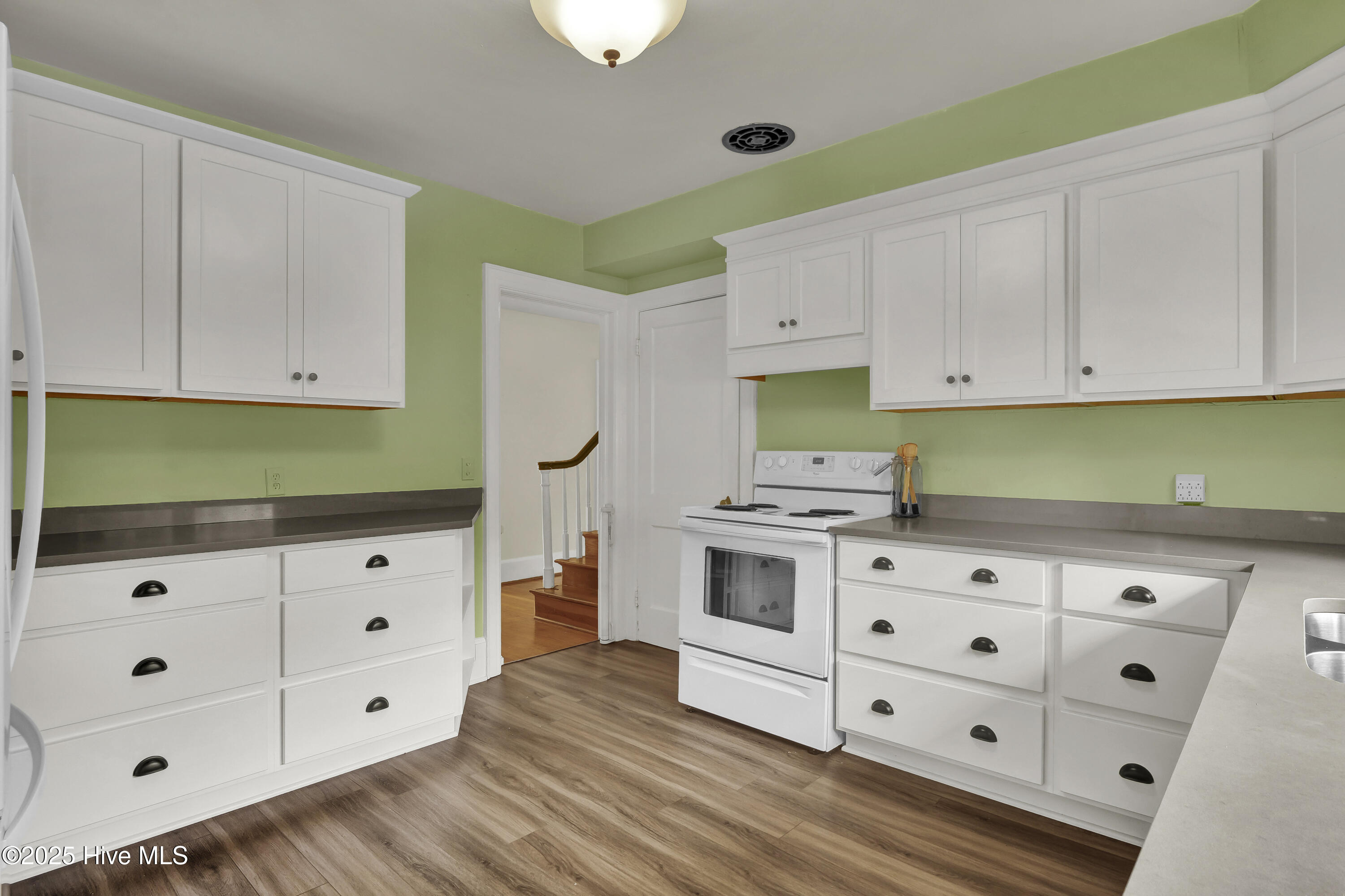 100523883 | Photo 17