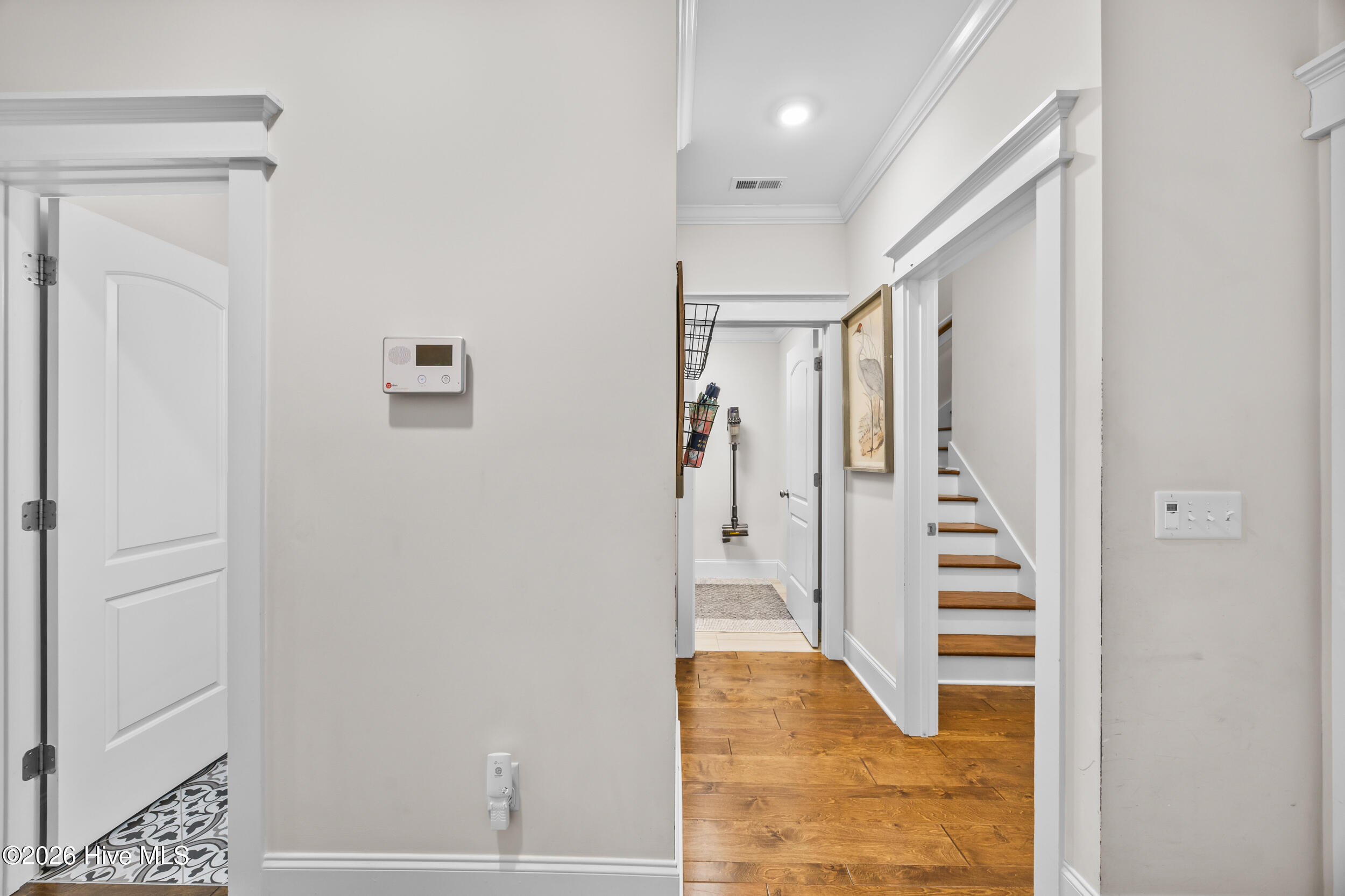 100562182 | Photo 32