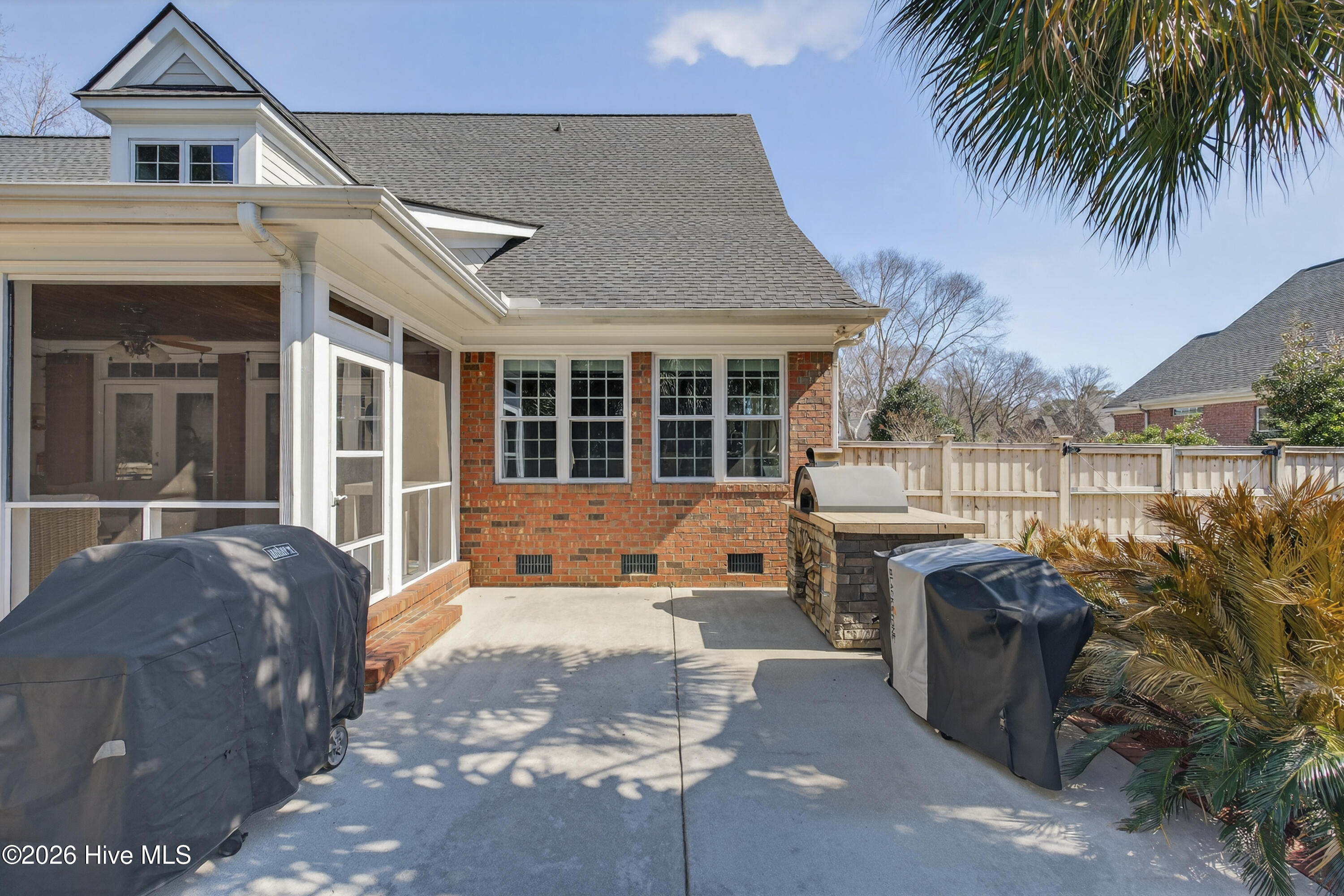 100557887 | Photo 69