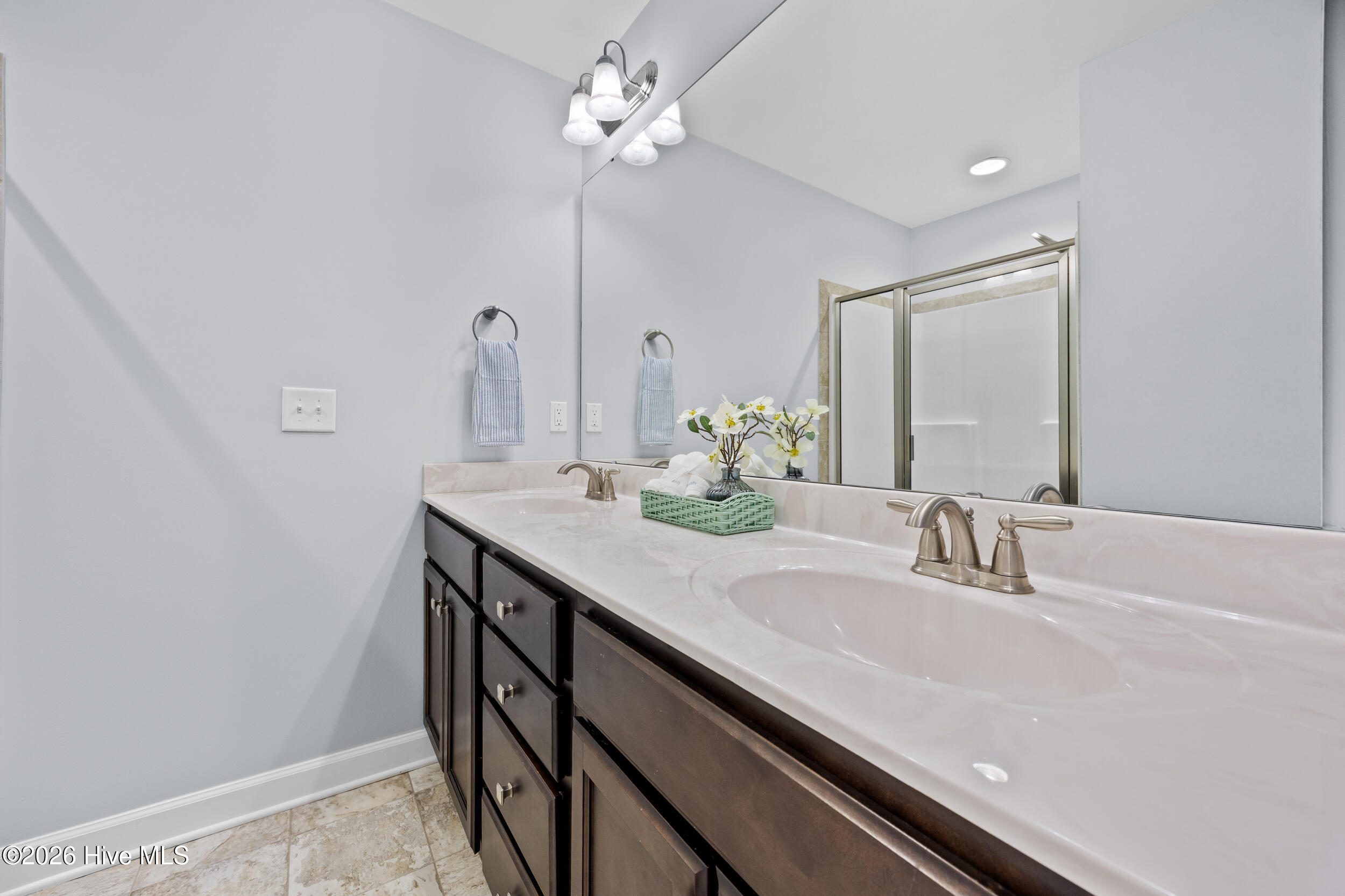 100557313 | Photo 37