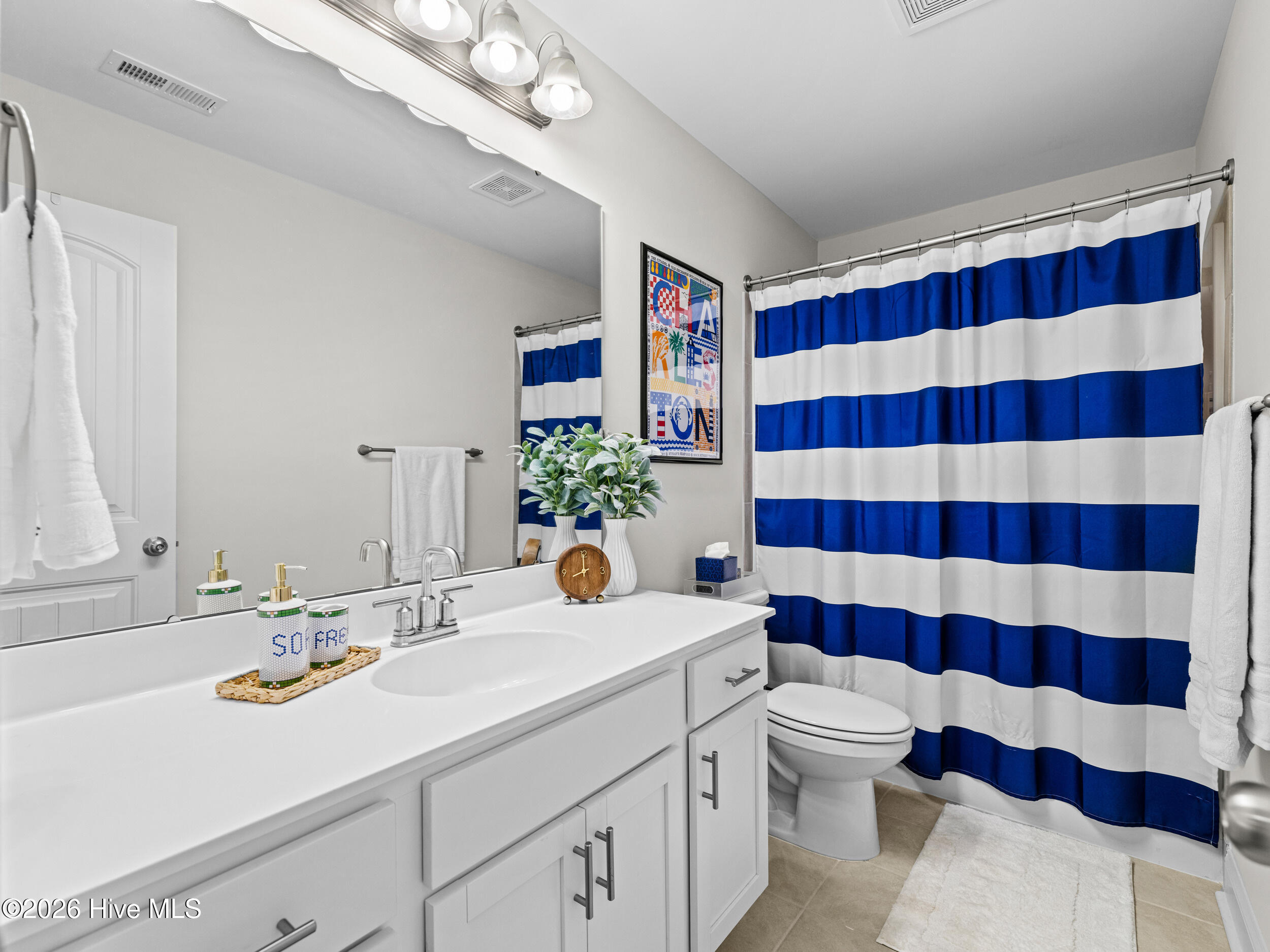 100569509 | Photo 53