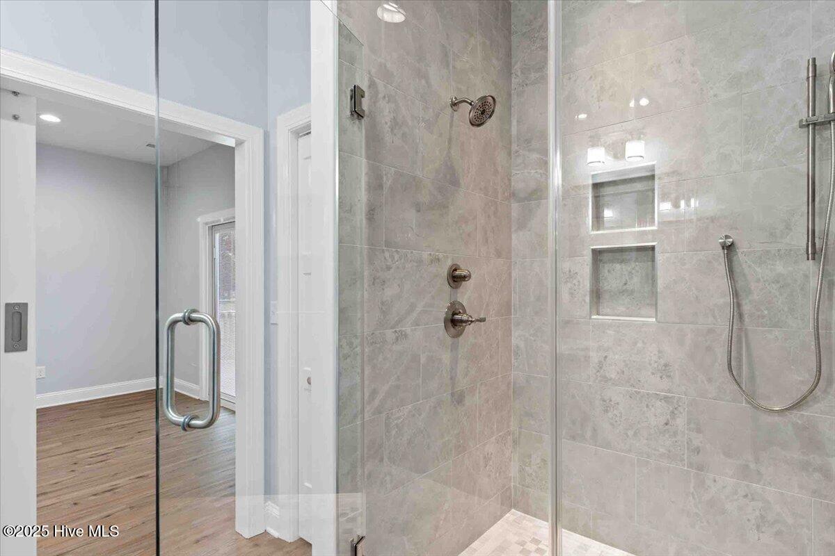 100525098 | Photo 34