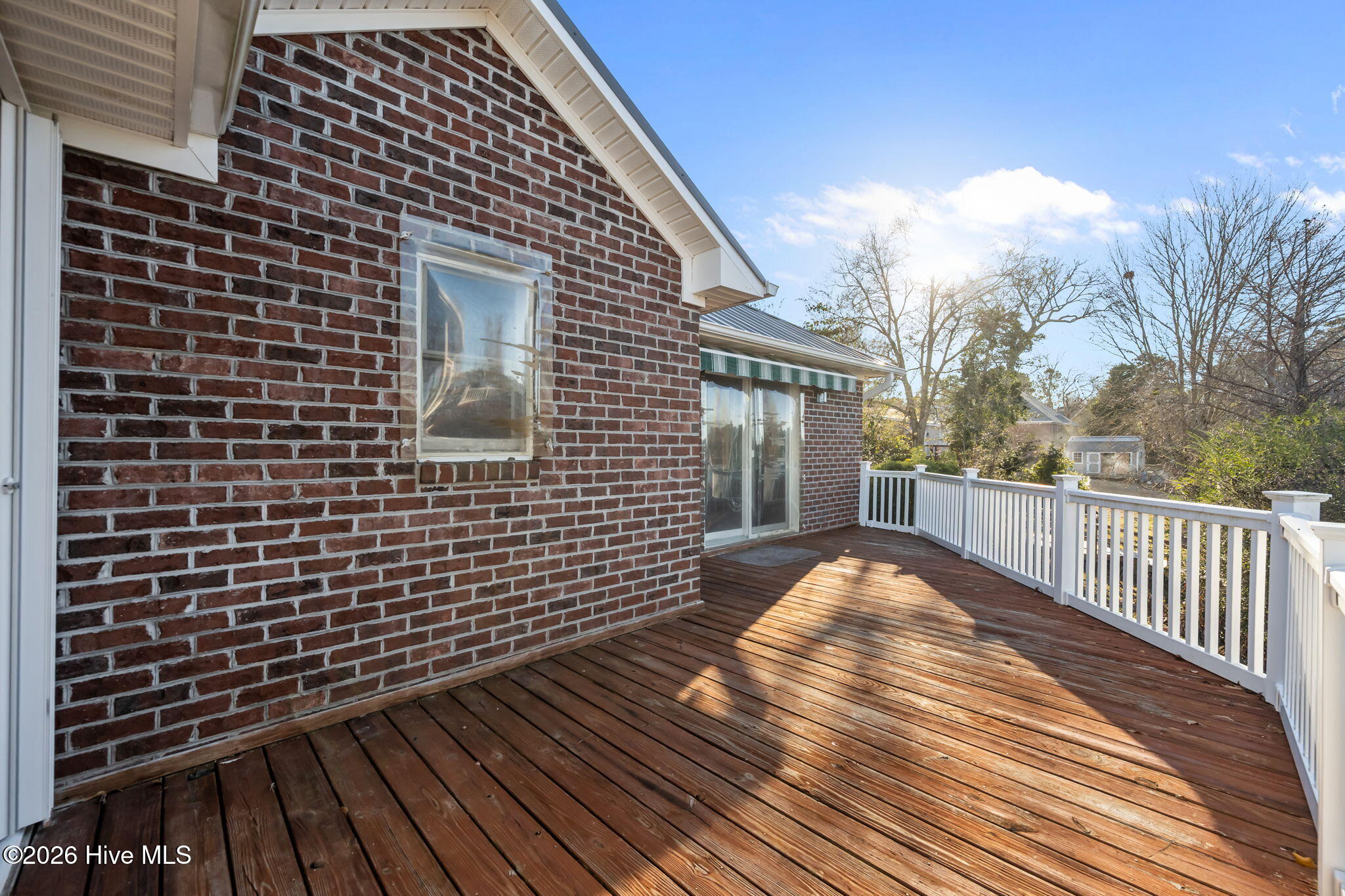 100542324 | Photo 10