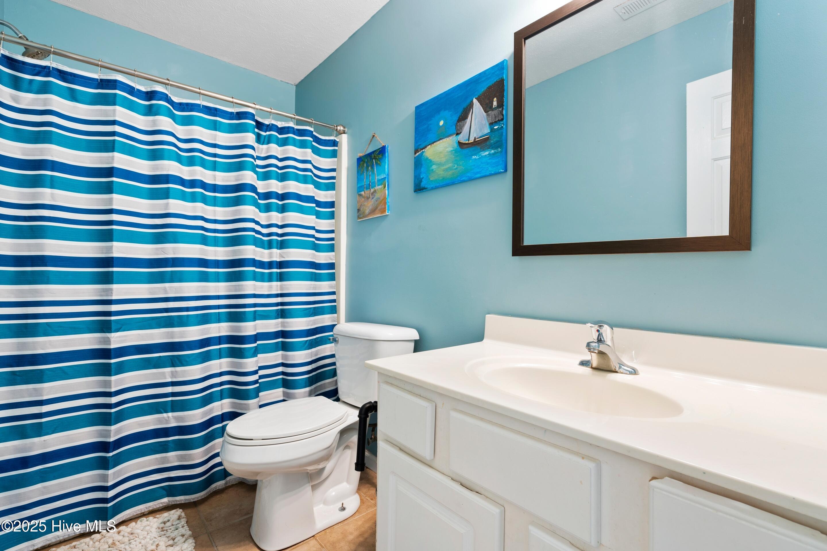 100519880 | Photo 24