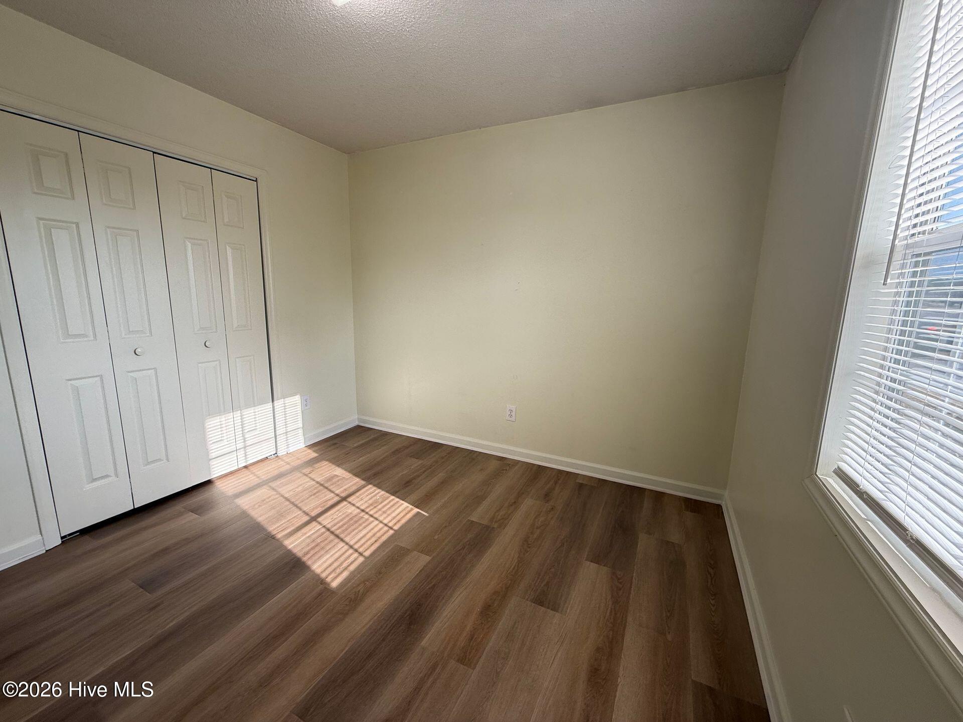 100548360 | Photo 12