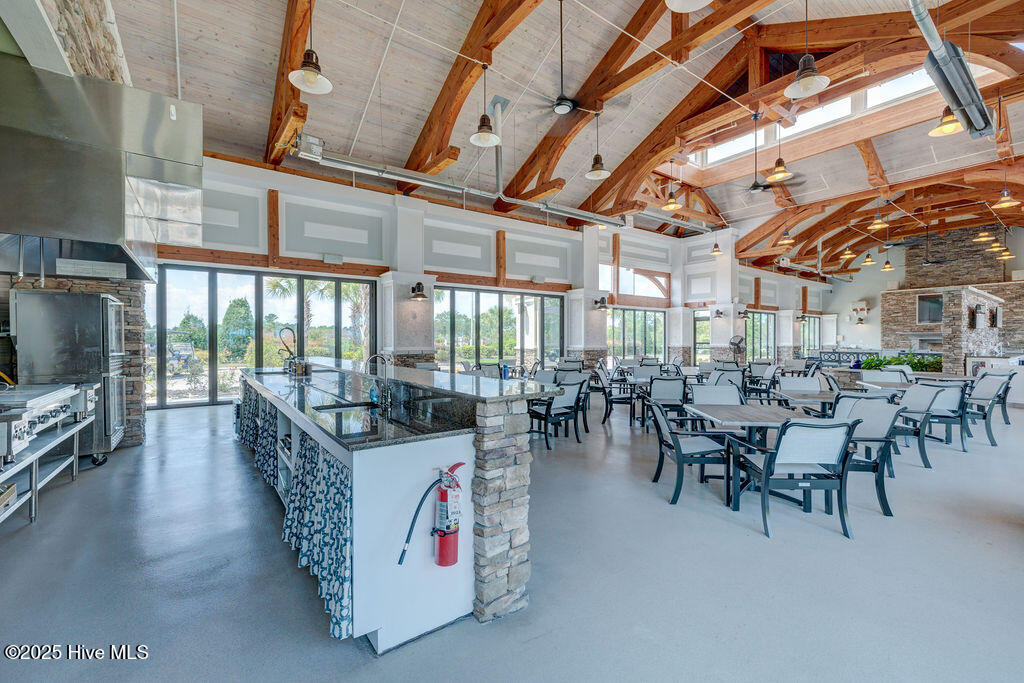 100529139 | Photo 85