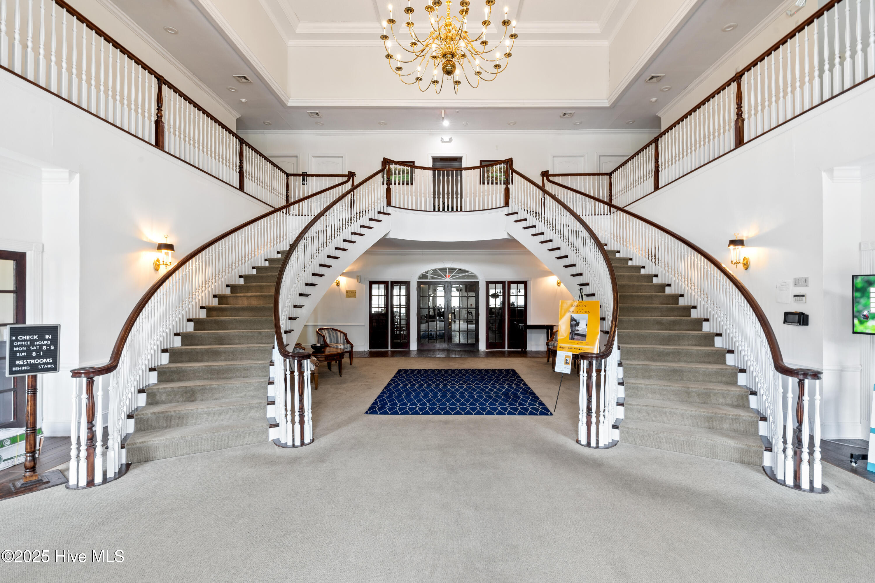 100508679 | Photo 70