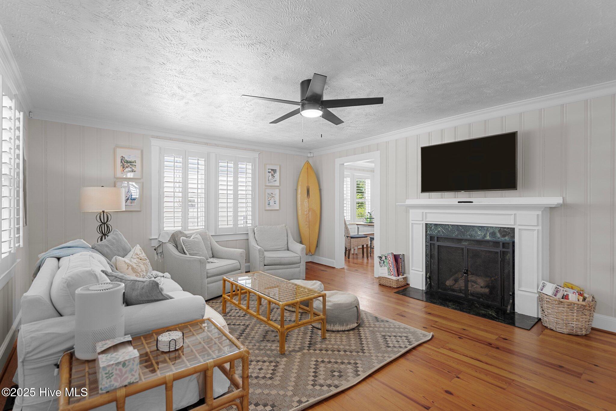 100532110 | Photo 18