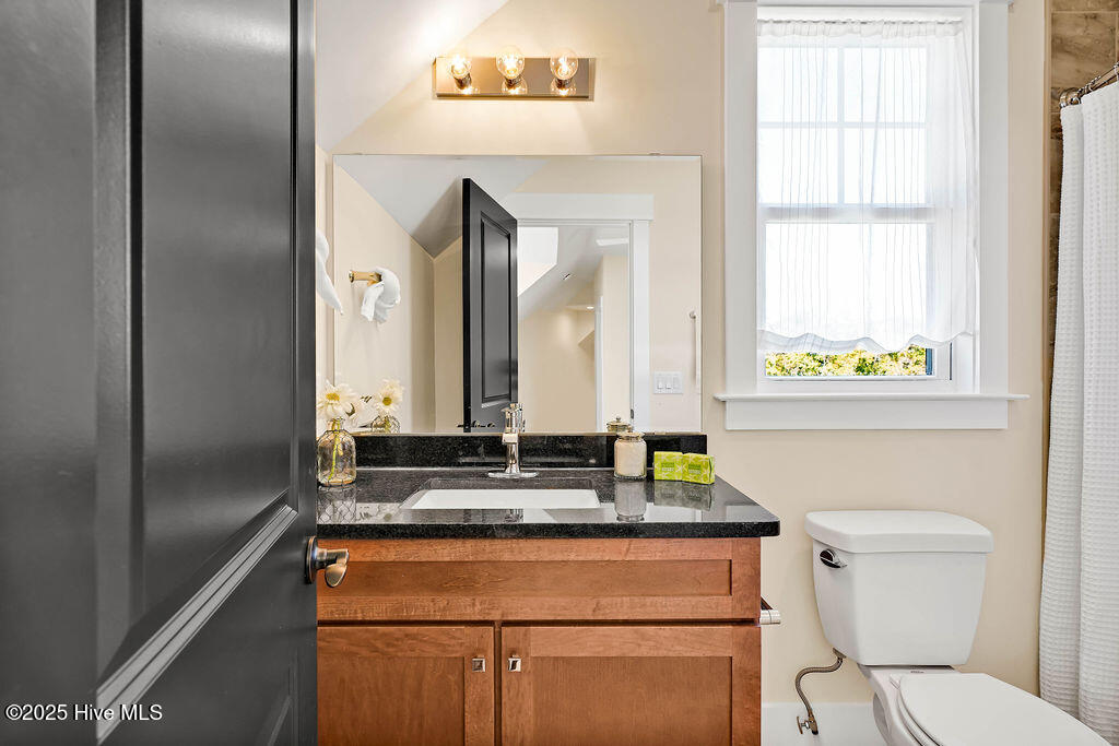 100512087 | Photo 39