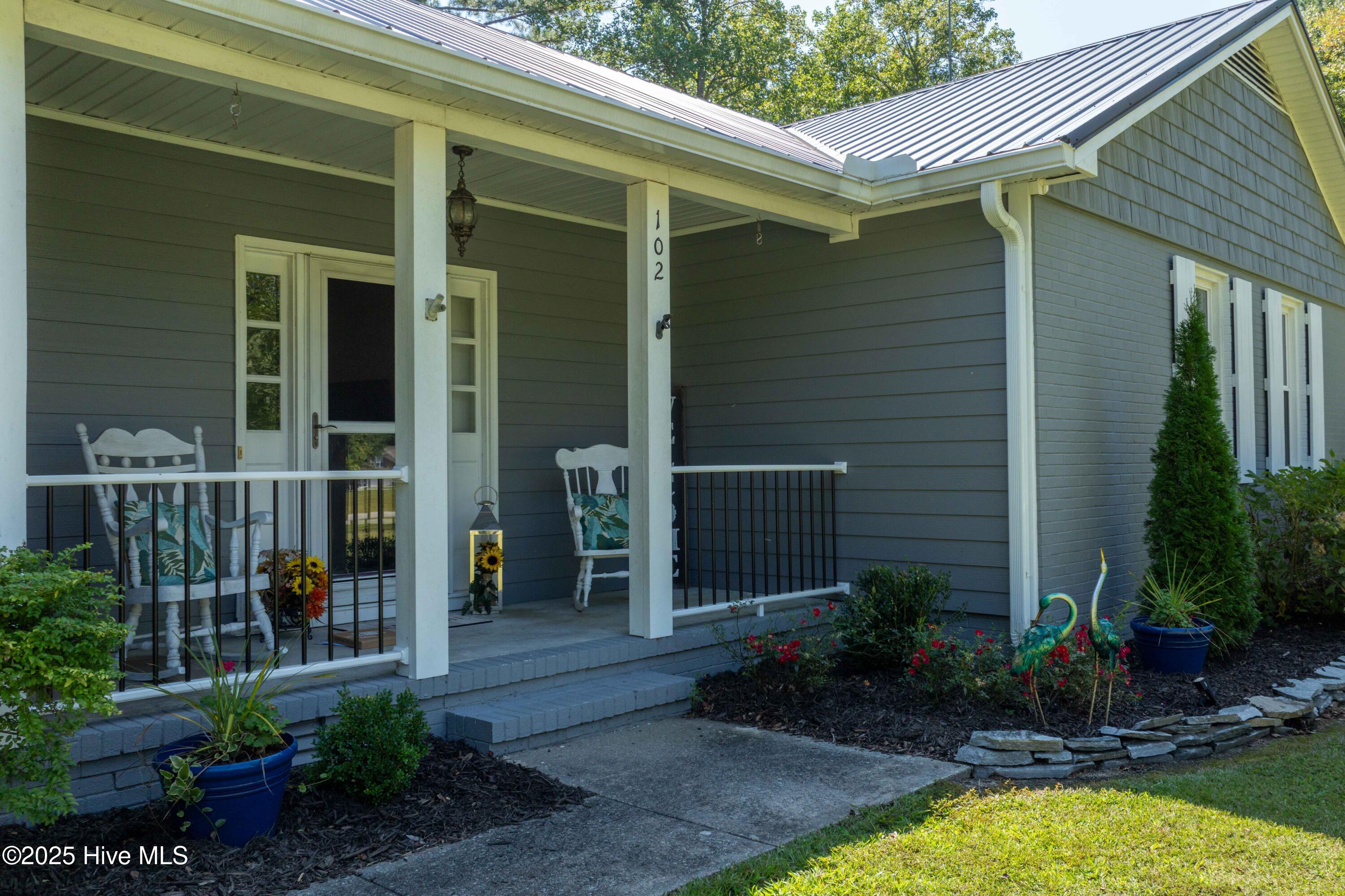 102 Ridgewood - Exterior - Edited_31