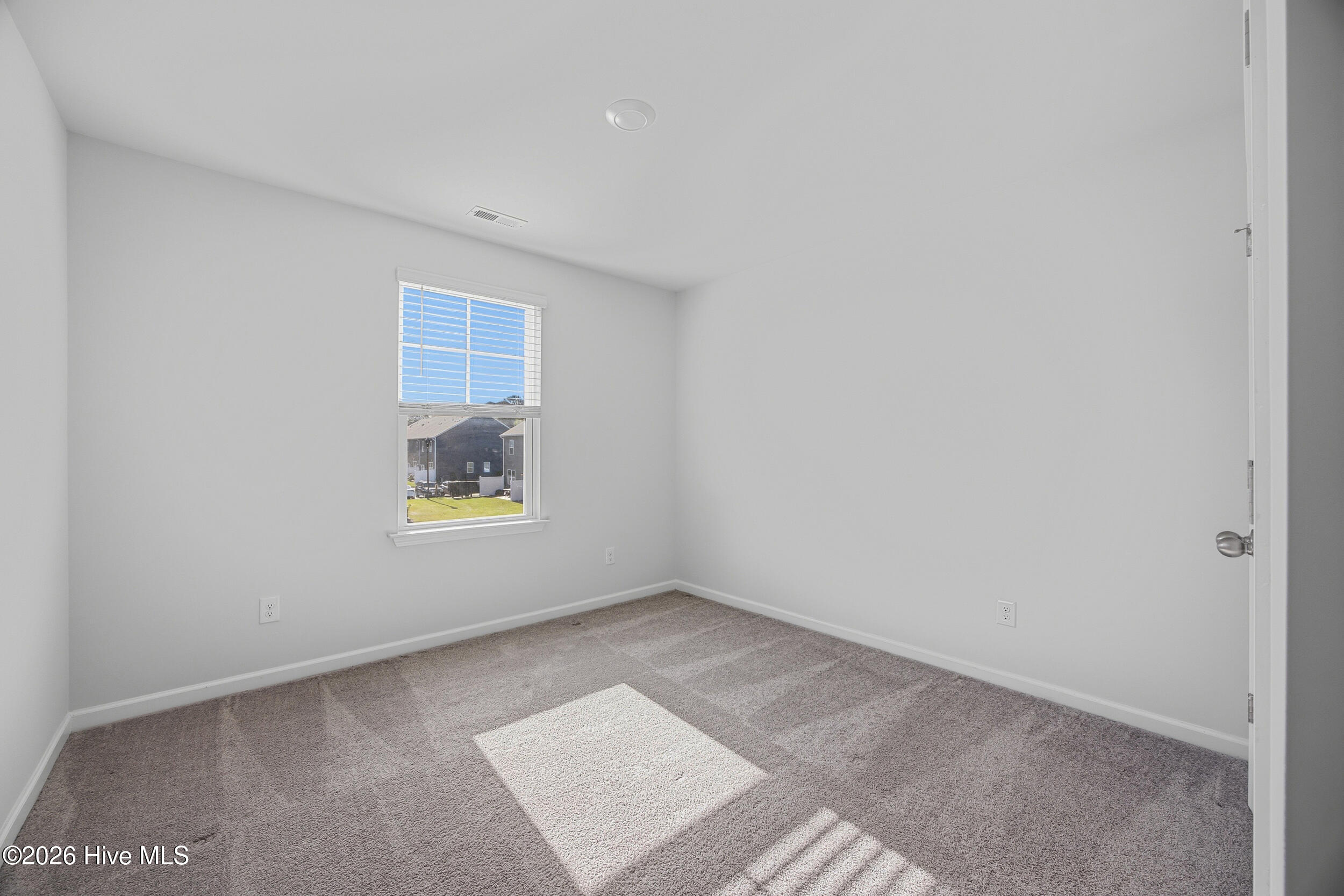 100566602 | Photo 23