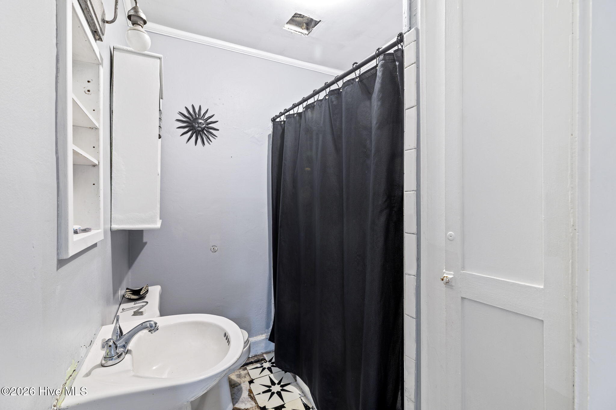 100555429 | Photo 23