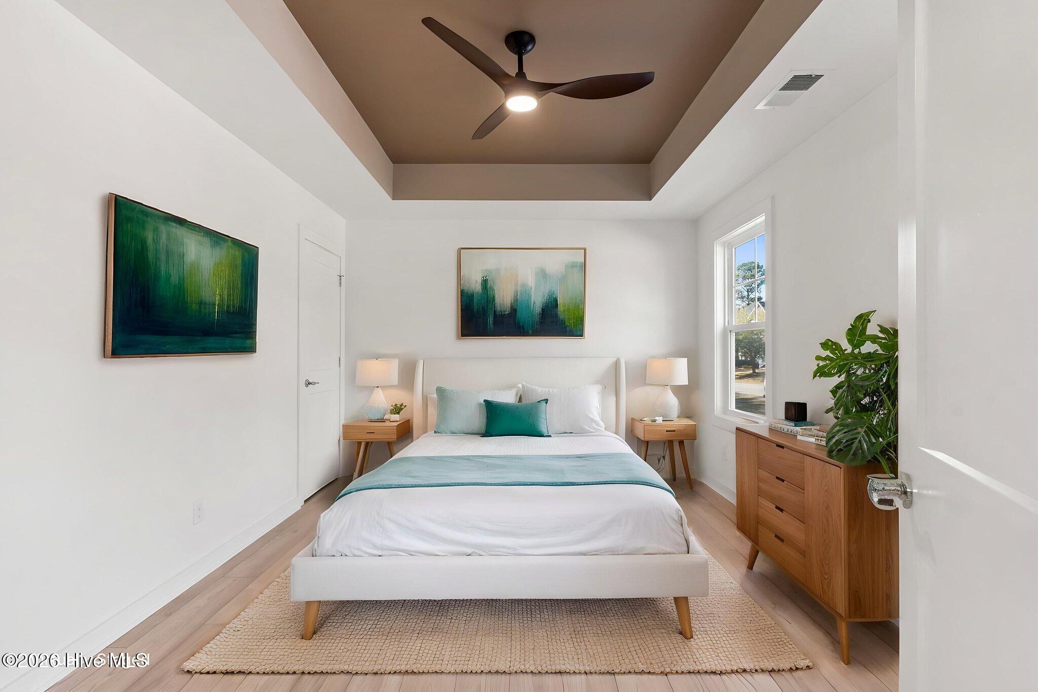 100559220 | Photo 32