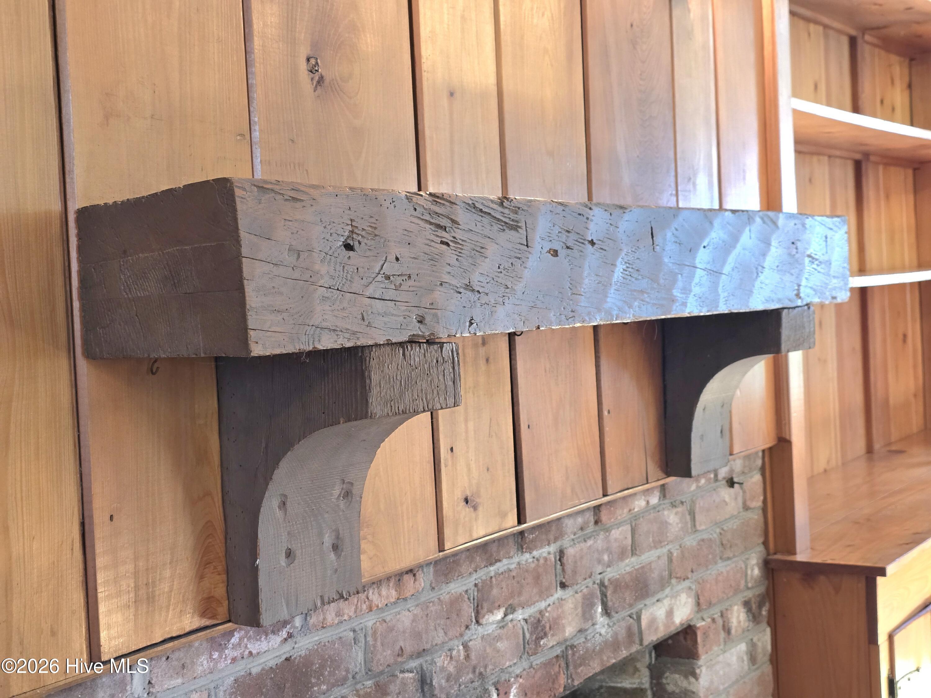 Beautiful mantle!
