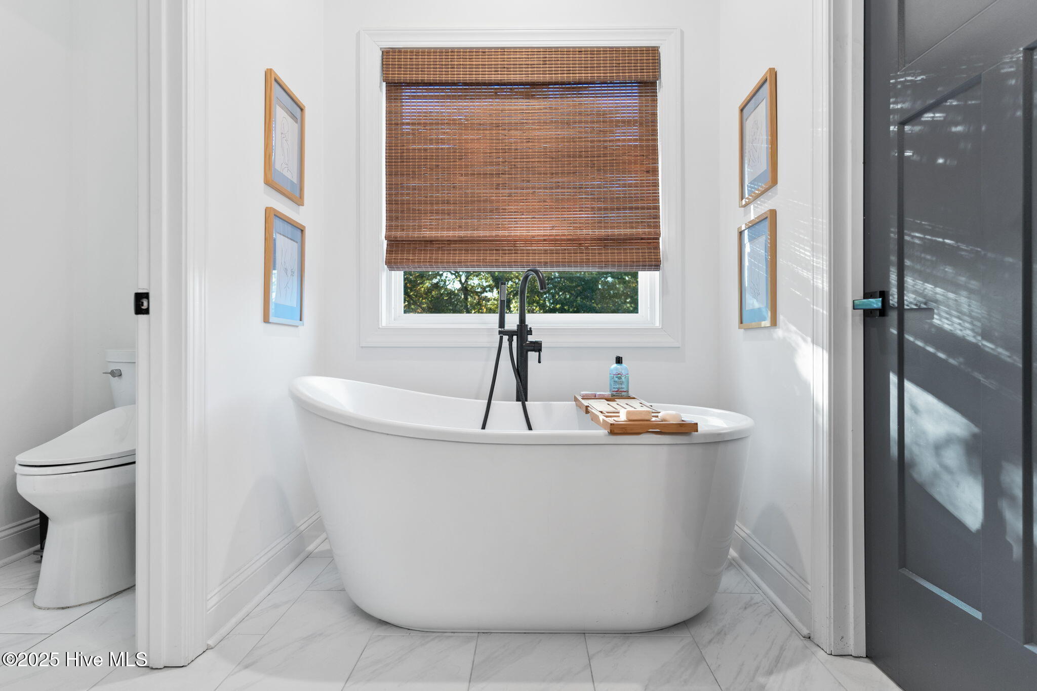 100564542 | Photo 32