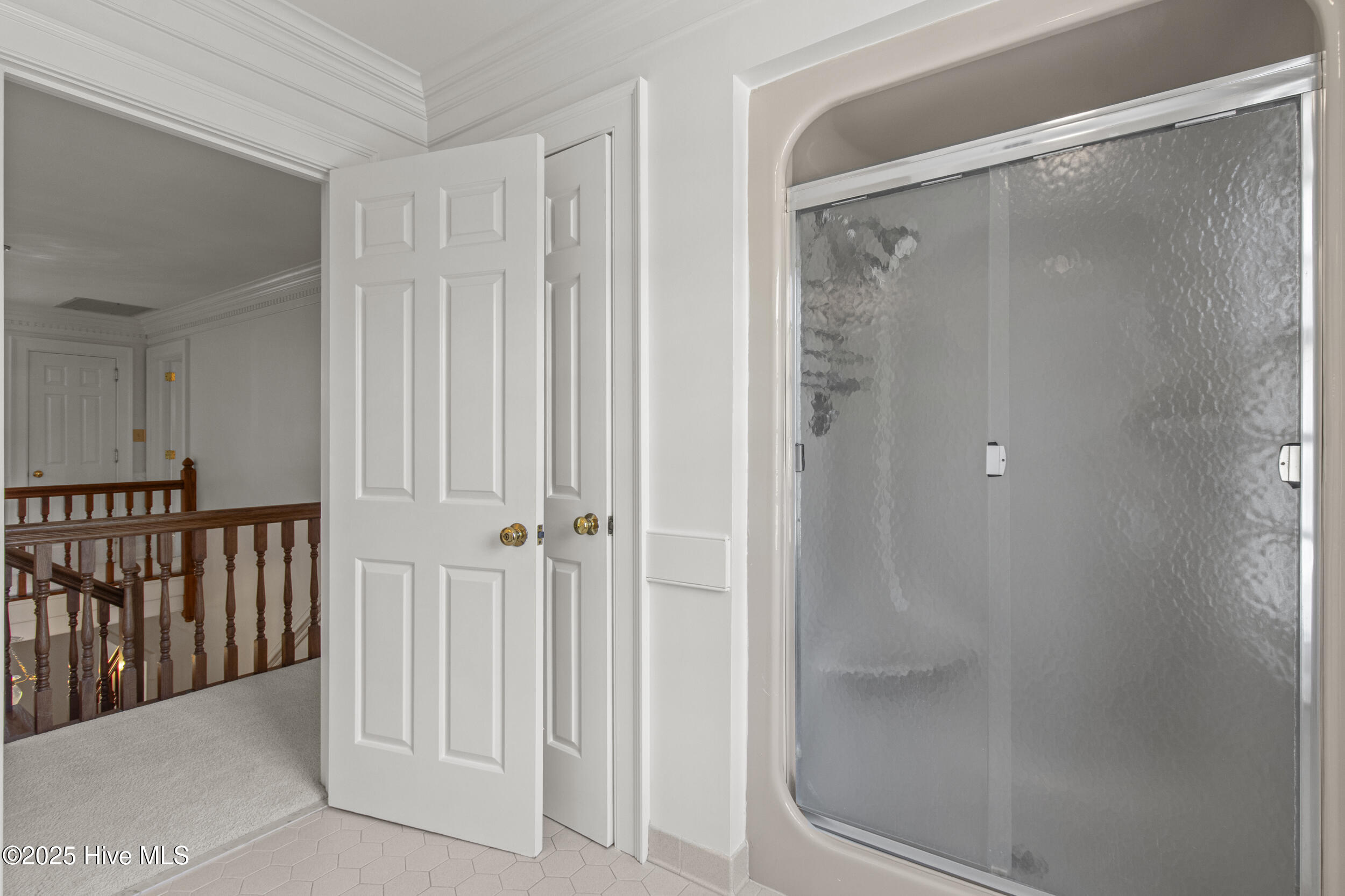 100537664 | Photo 63