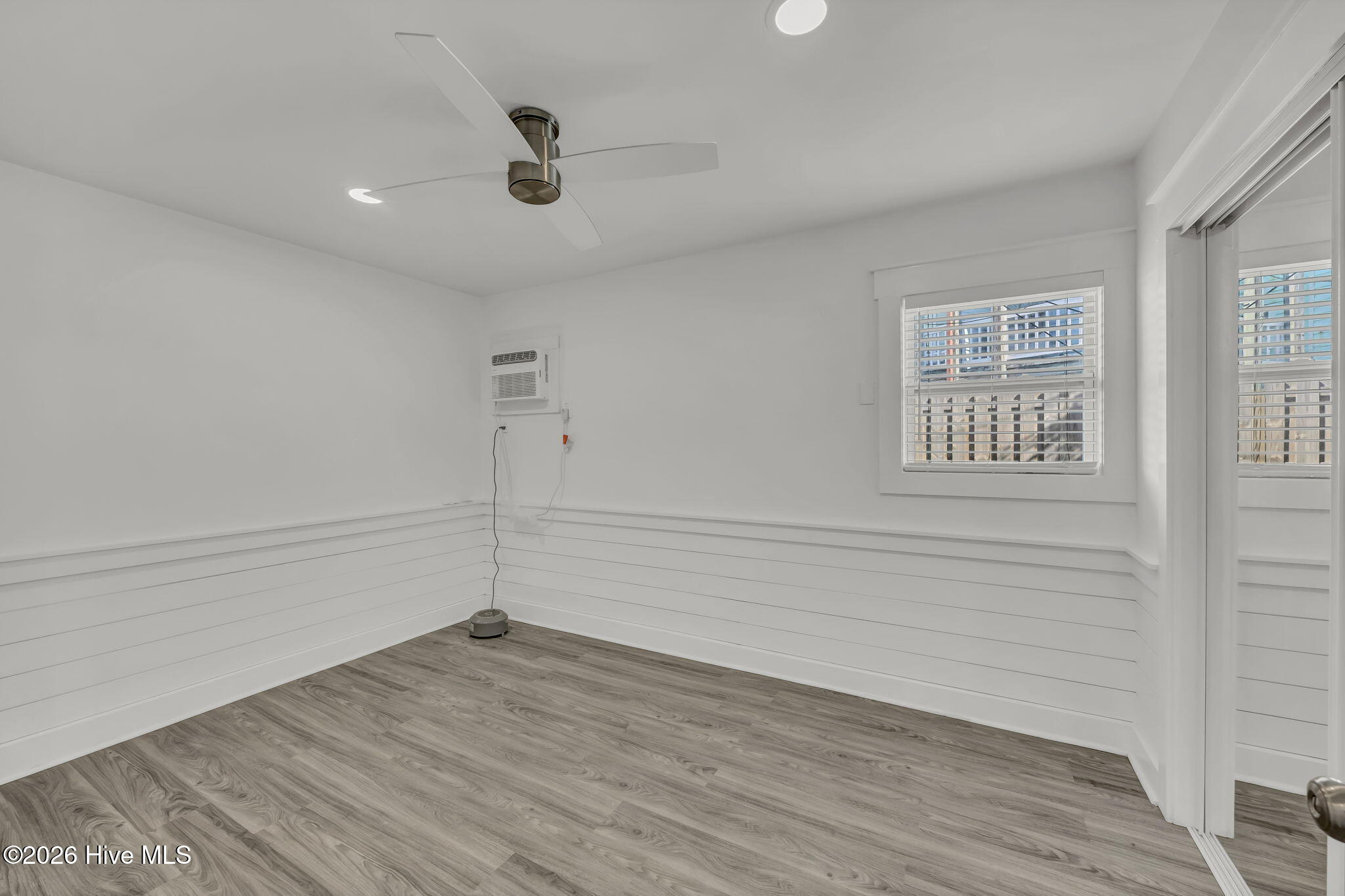 100556468 | Photo 22