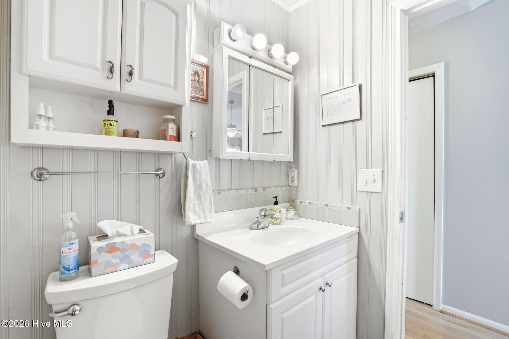 100566734 | Photo 18