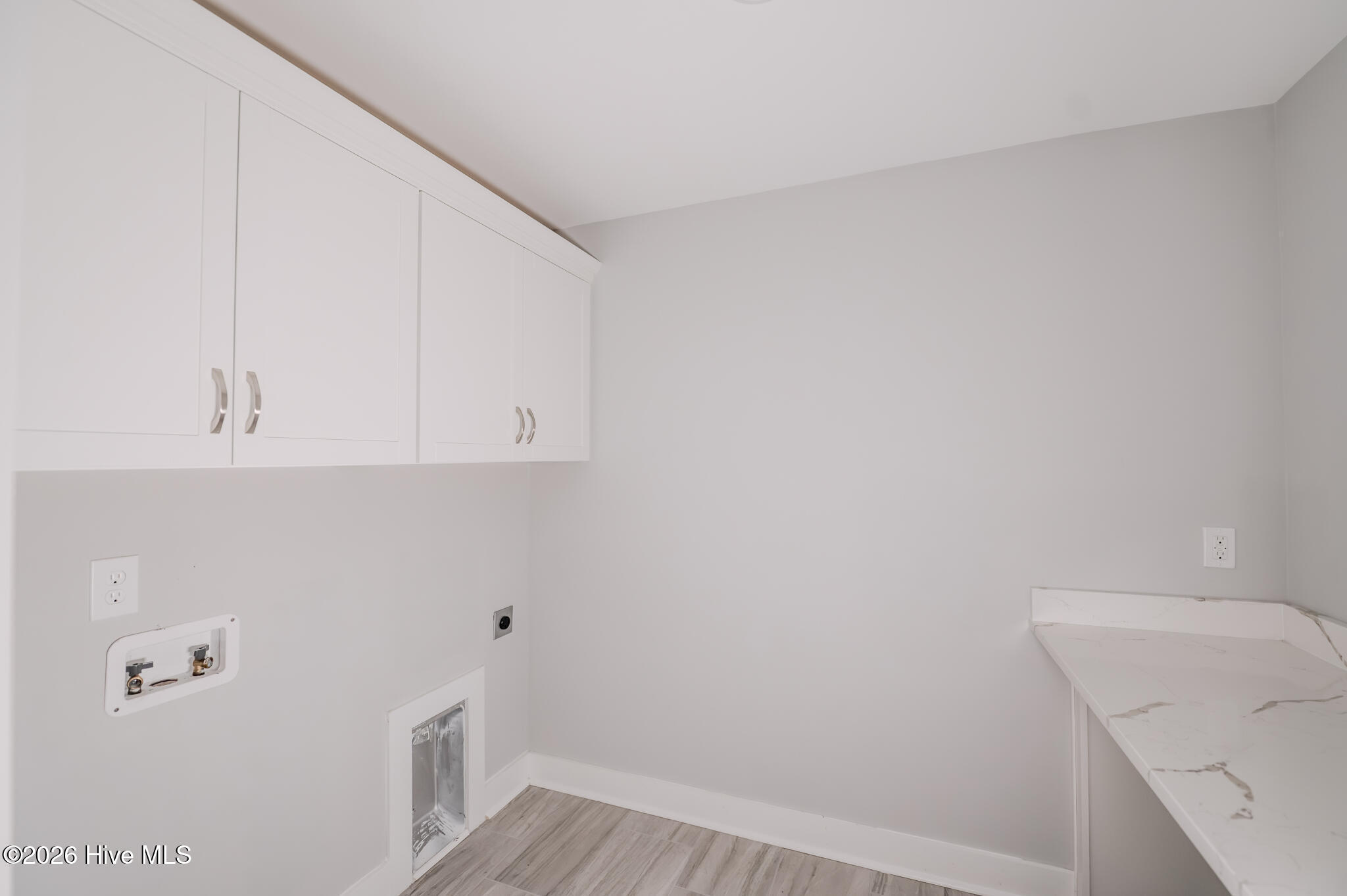 100567790 | Photo 66