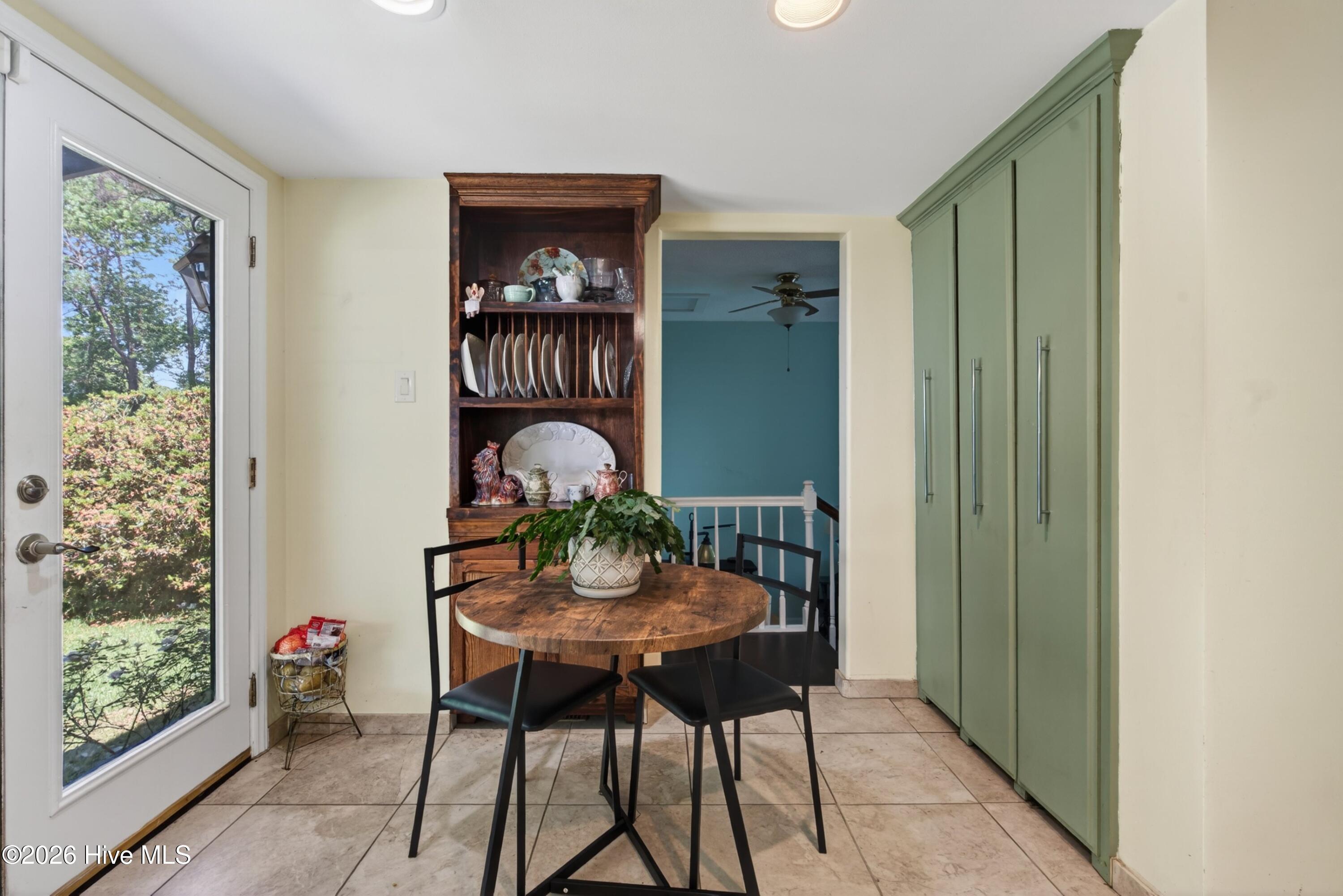 100569160 | Photo 20