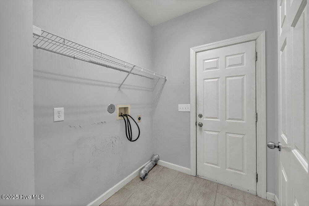 100546133 | Photo 22