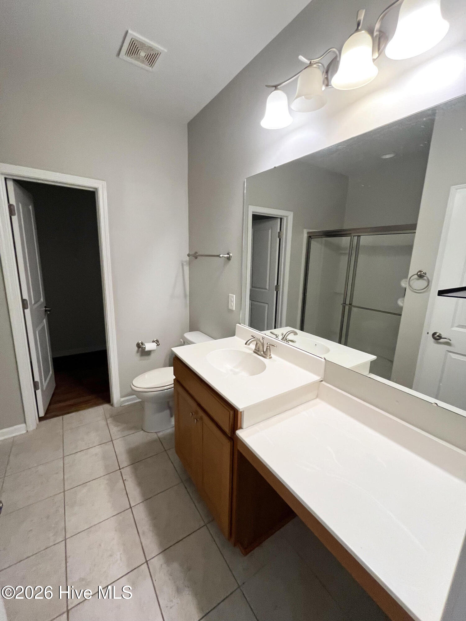 100564936 | Photo 12