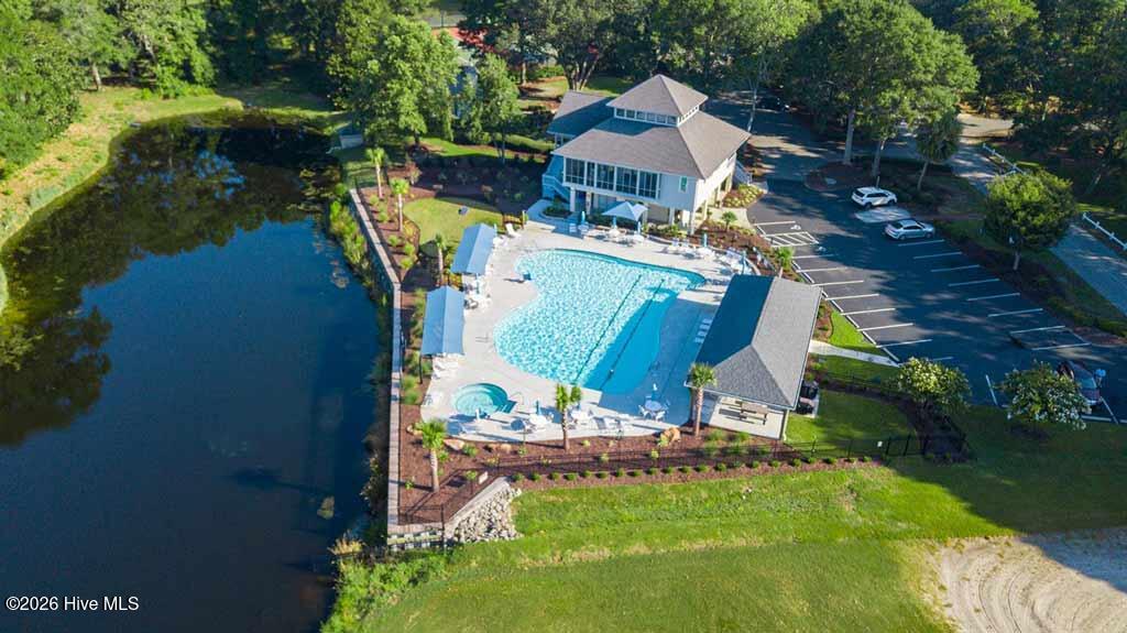 100562919 | Photo 95