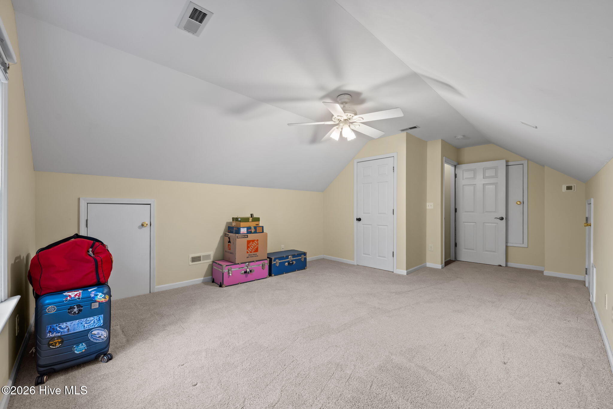 100556770 | Photo 36