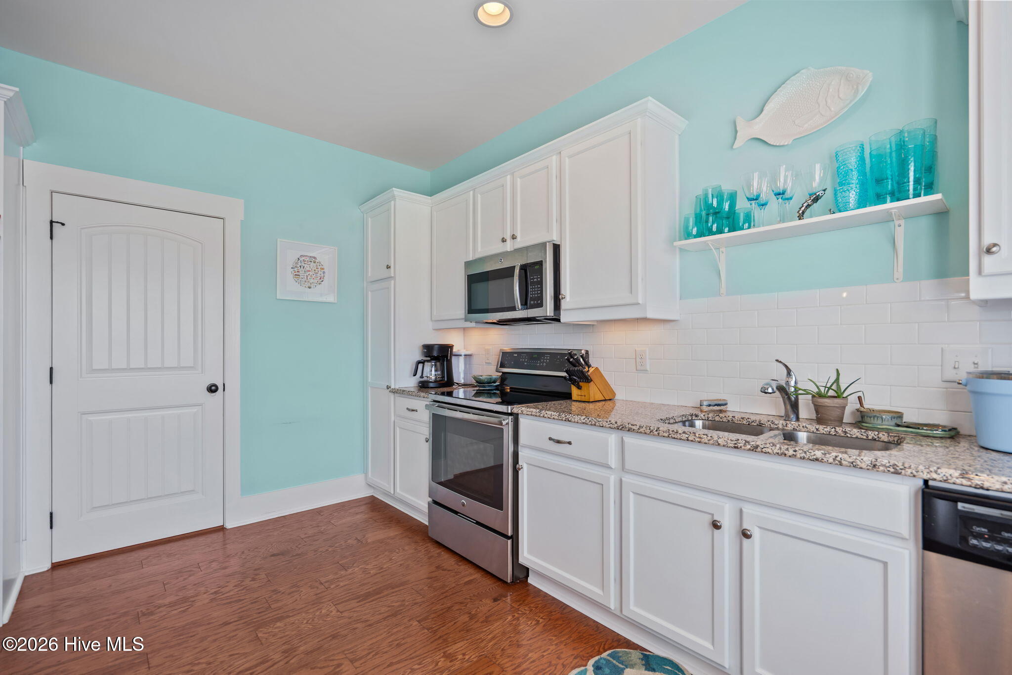 100562552 | Photo 17