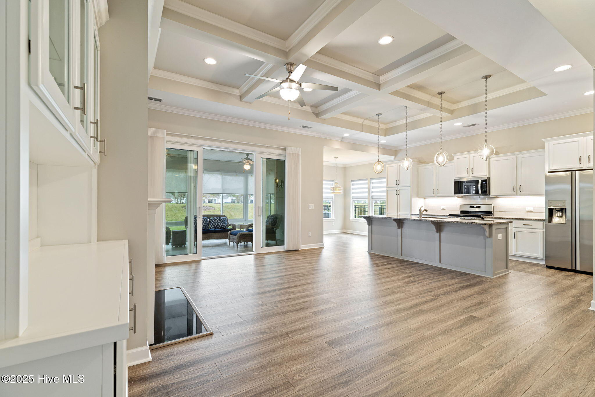 100534231 | Photo 13