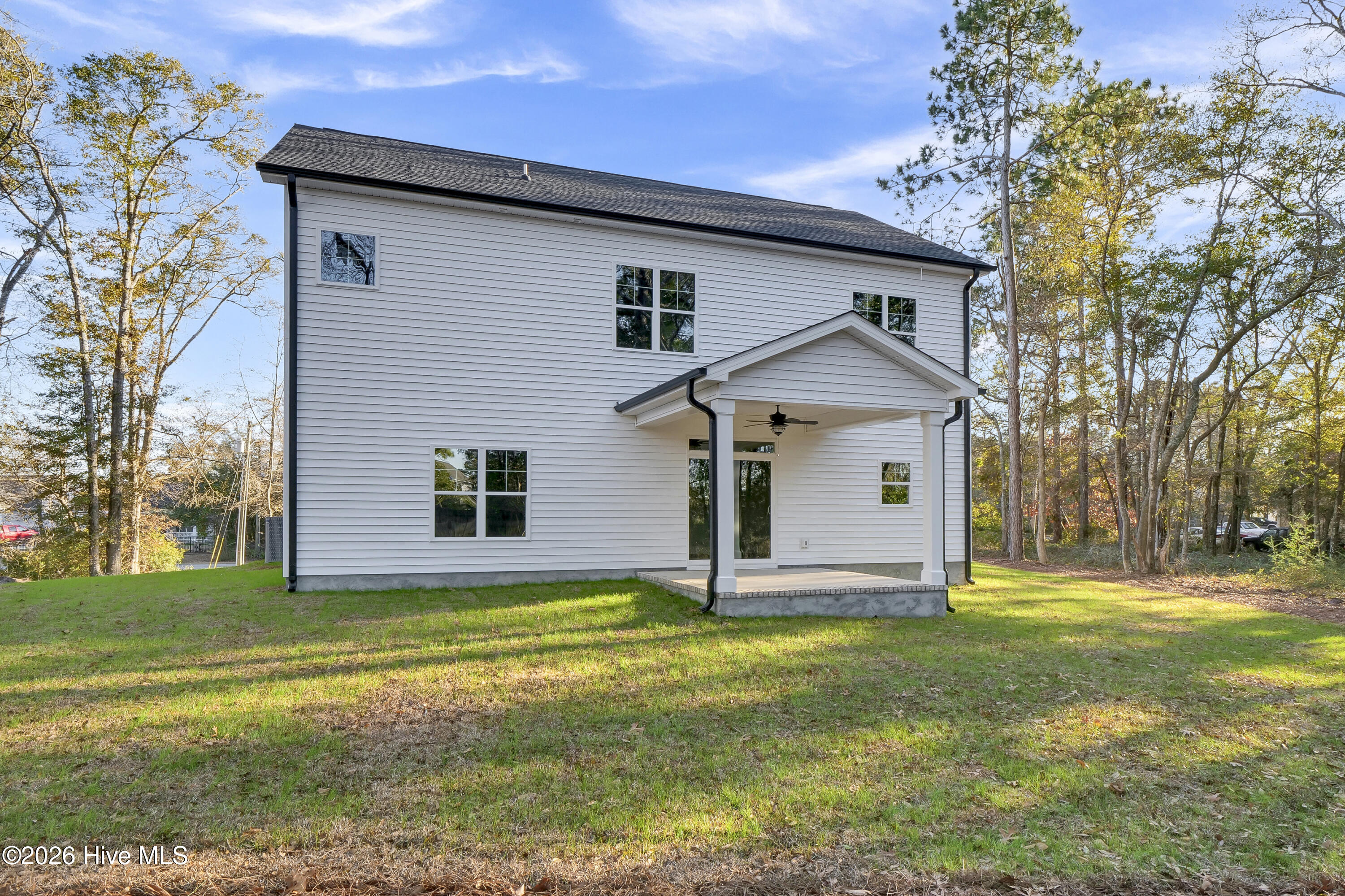 100550236 | Photo 41