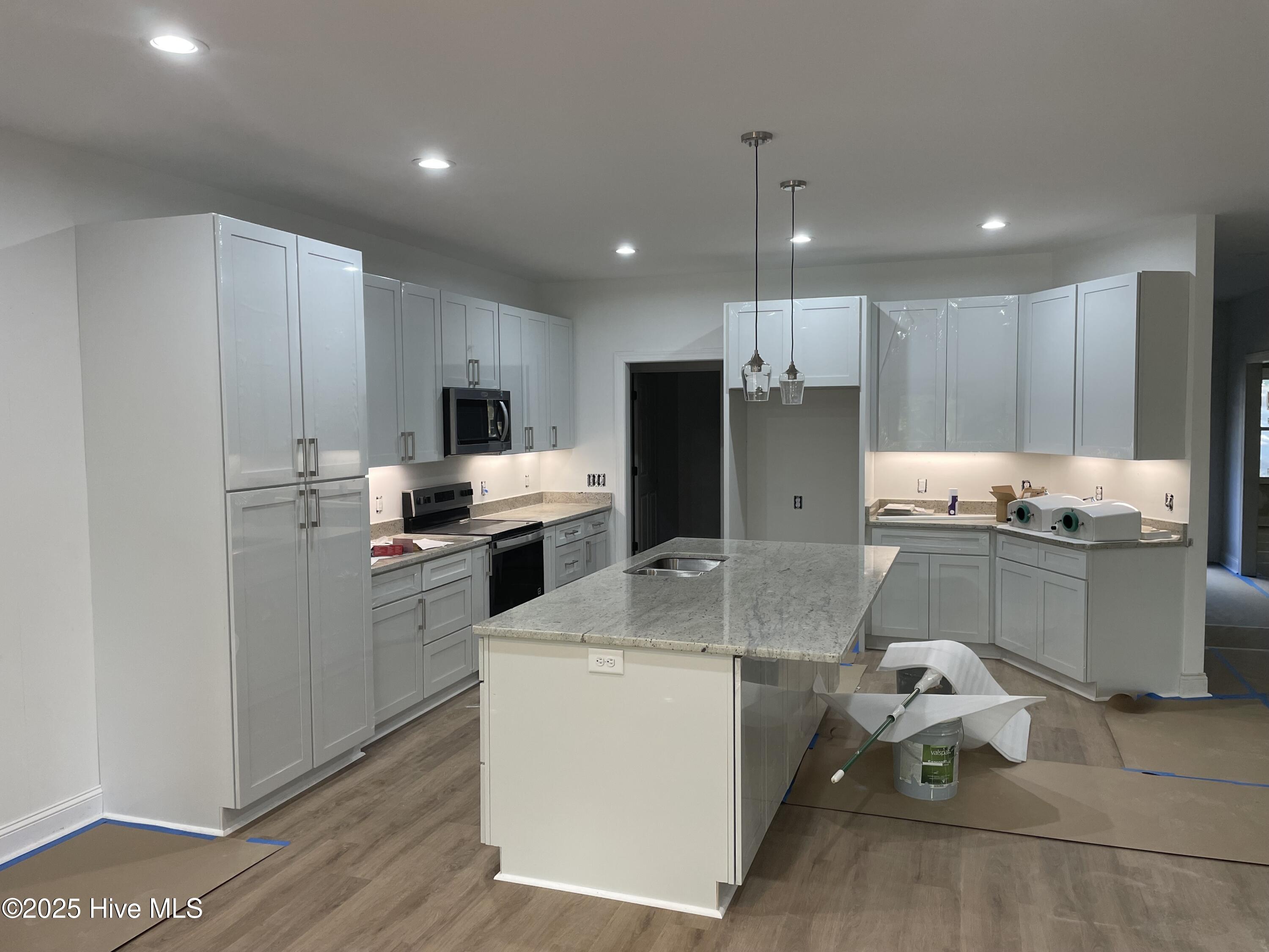 Homes for sale in West End, NC | 107 Devonshire Ave W, West End, NC 27376 | MLS# 100531712