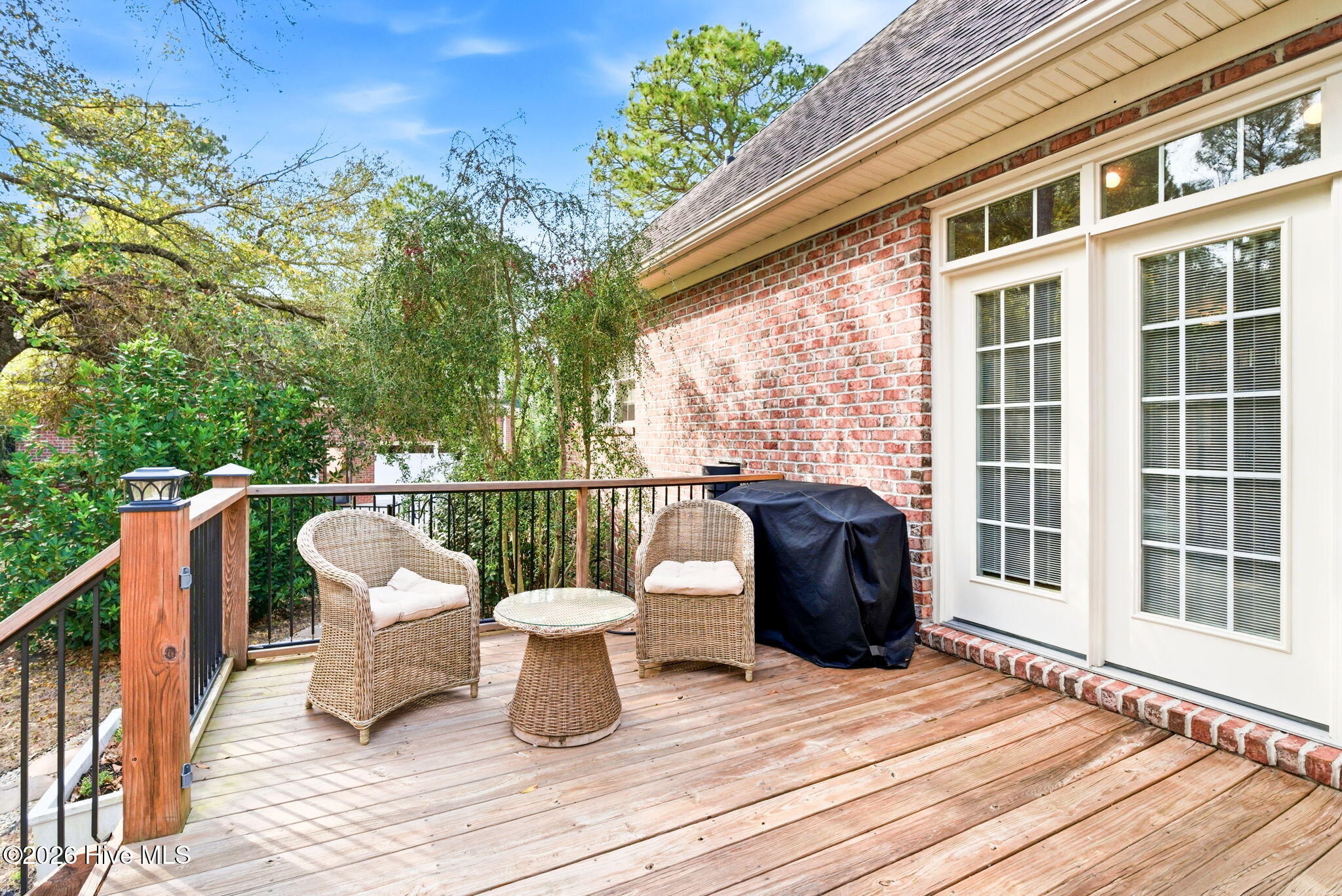 100556153 | Photo 51