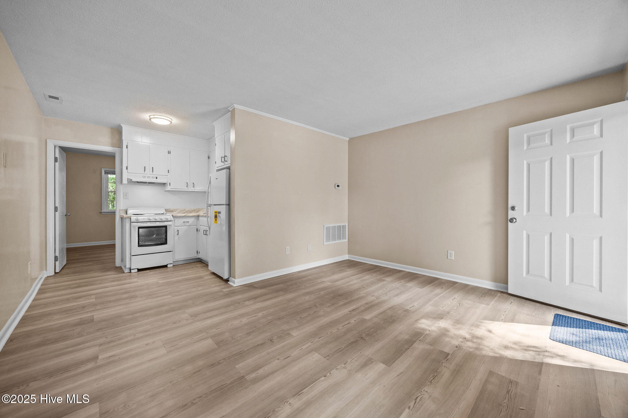 6-web-or-mls-1190 Gould Rd Unit1 9